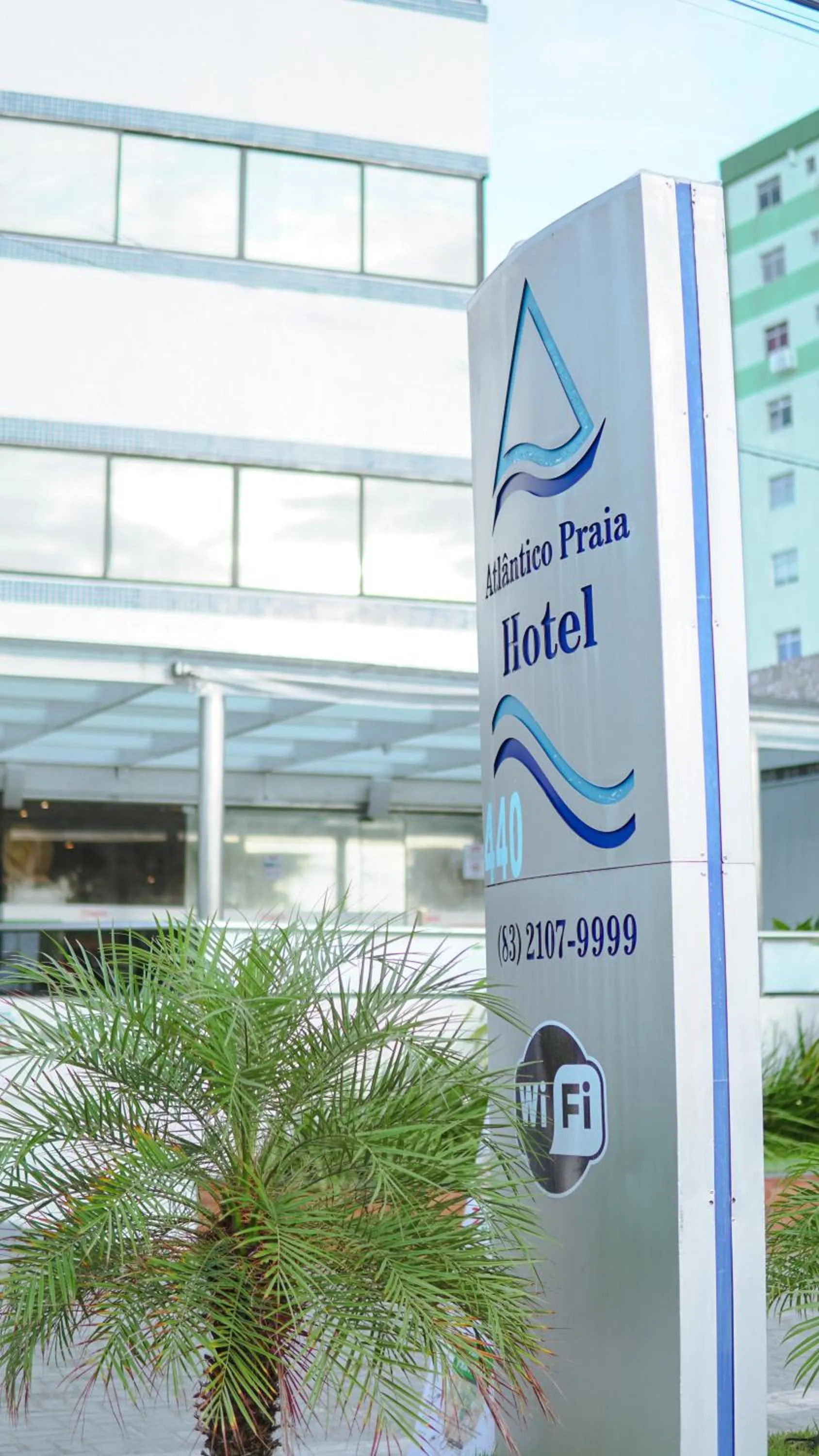 Facade/entrance in Atlântico Praia Hotel