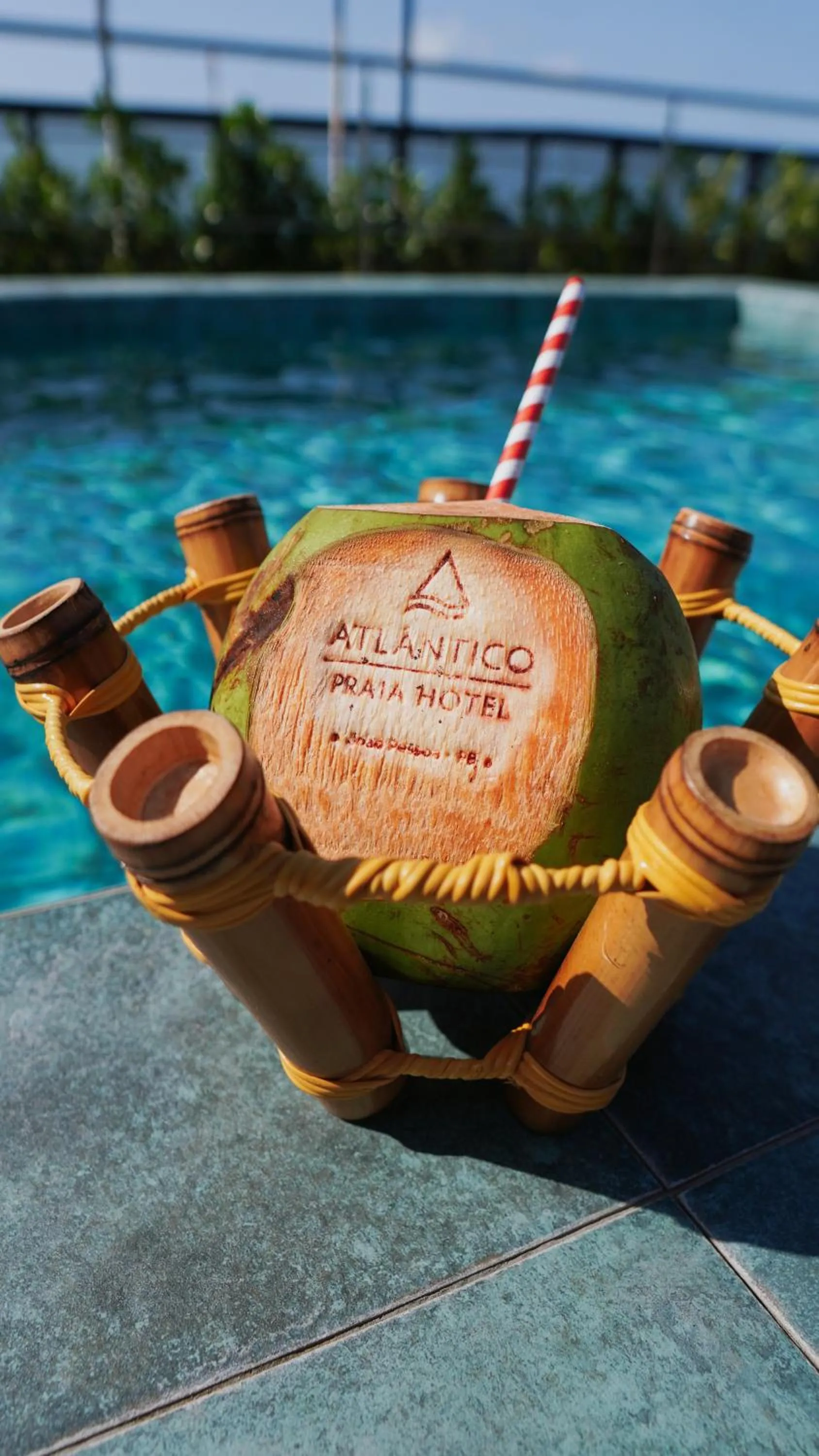 Swimming pool in Atlântico Praia Hotel