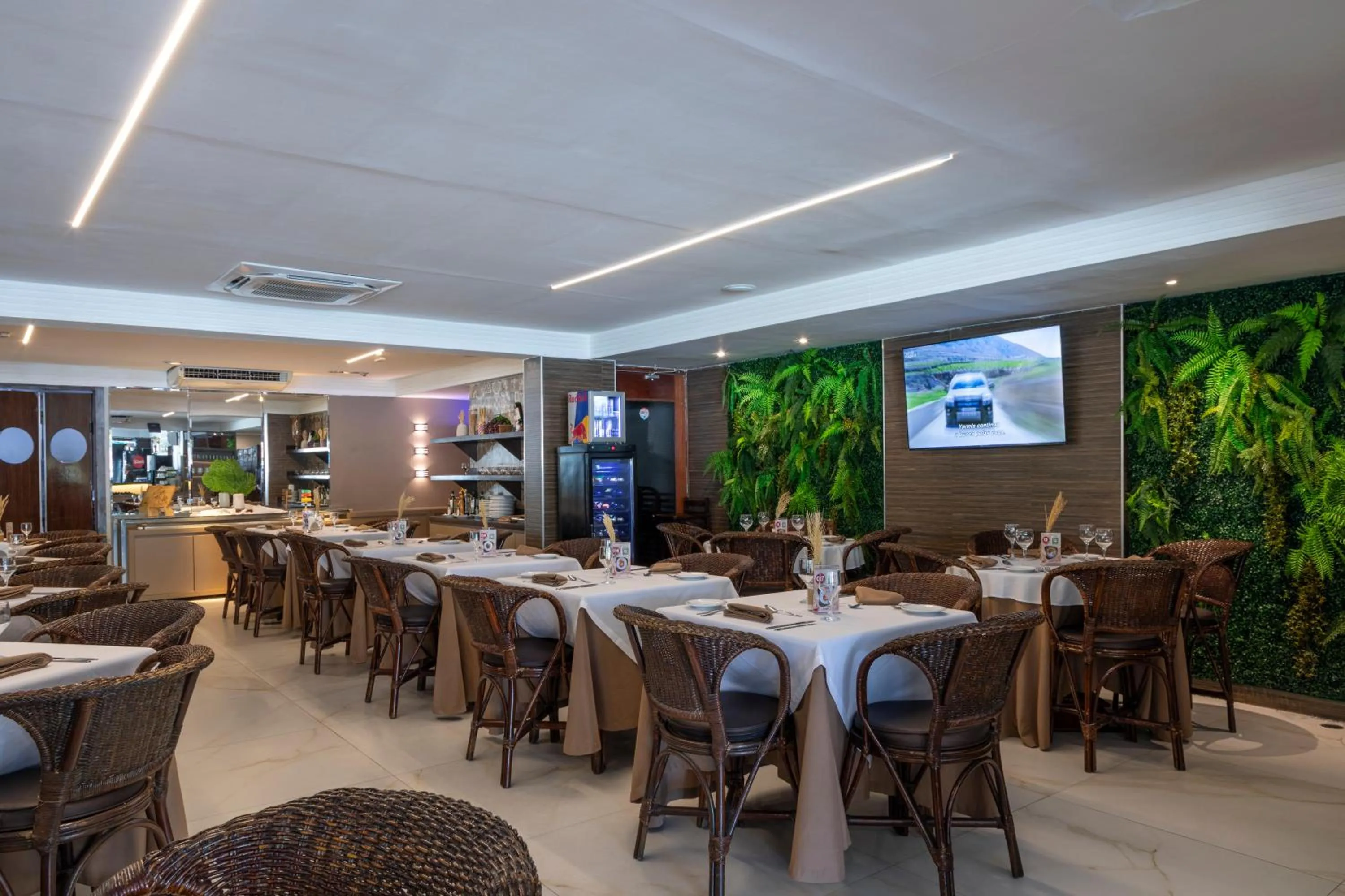 Restaurant/places to eat in Atlântico Praia Hotel