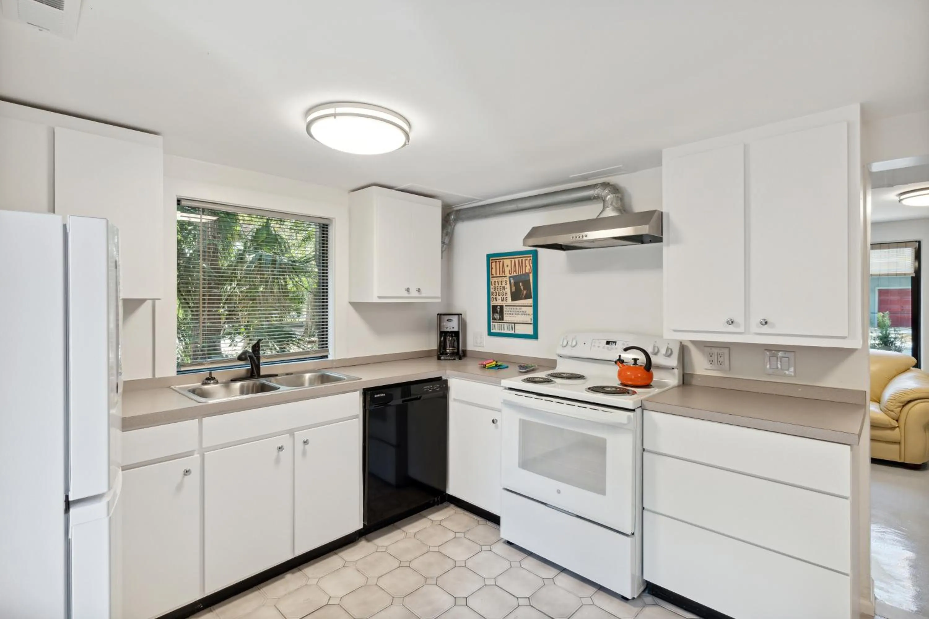 Folly Vacation Vintage Cottage 317 East