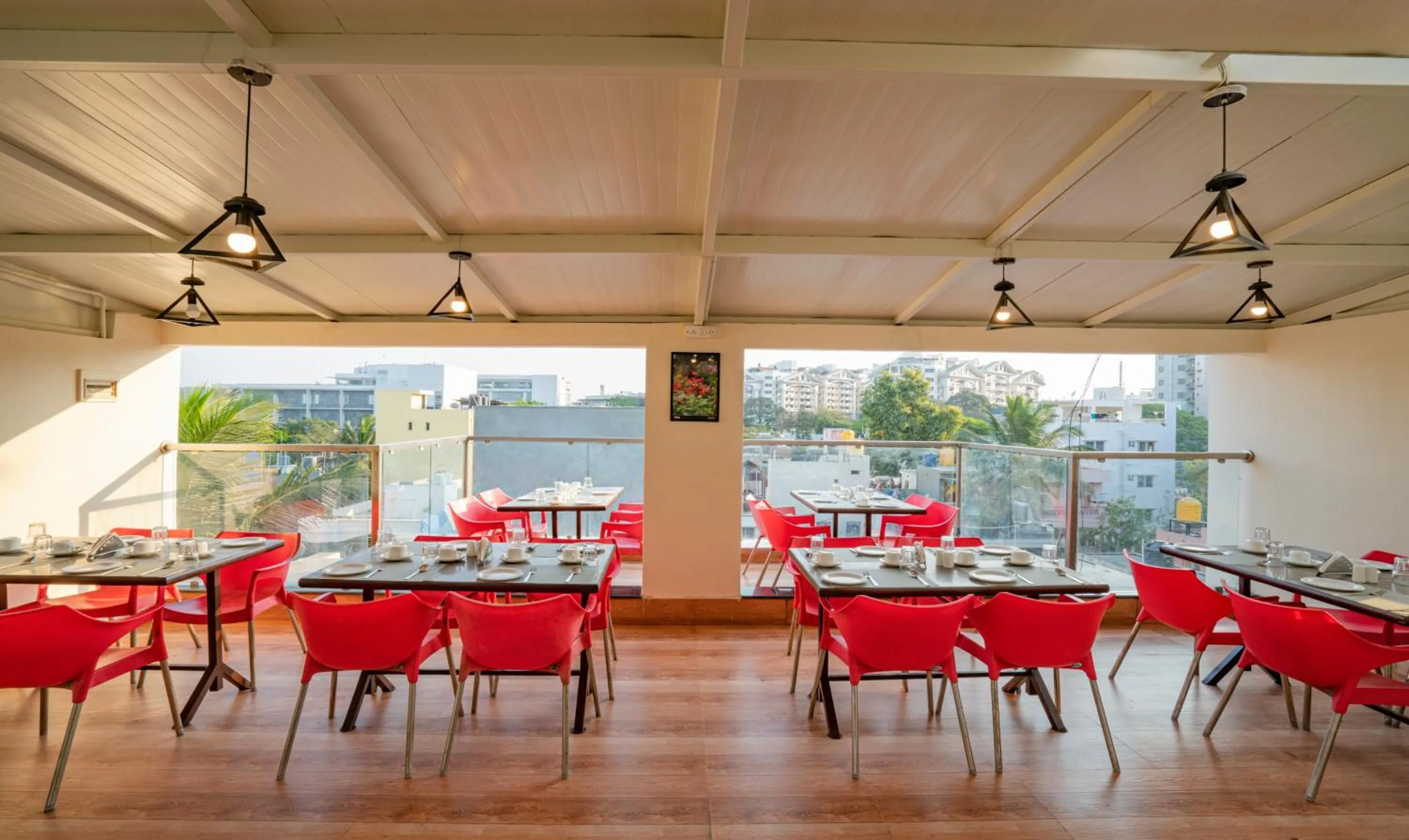 Restaurant/places to eat in Treebo Elite 7