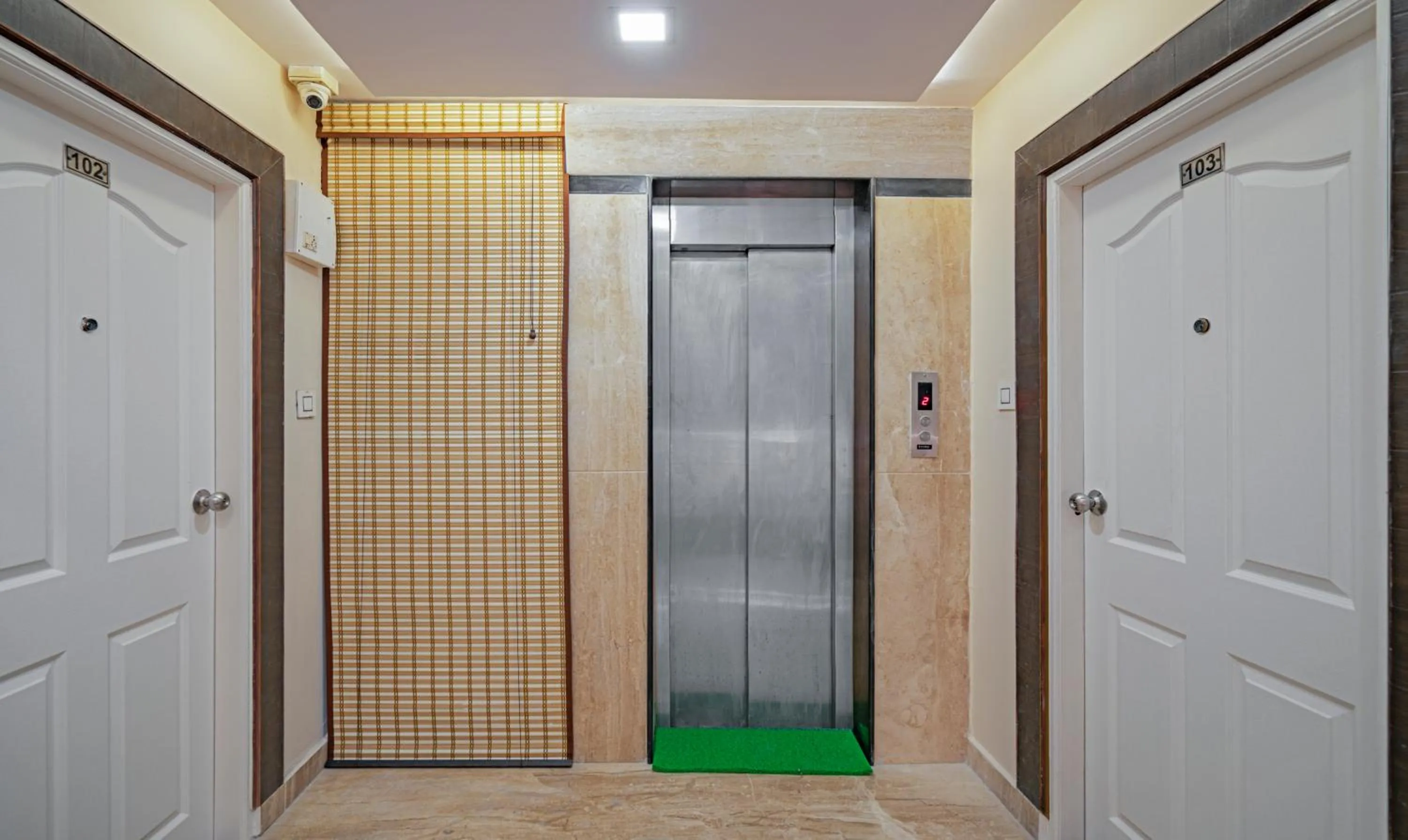 elevator in Treebo Elite 7