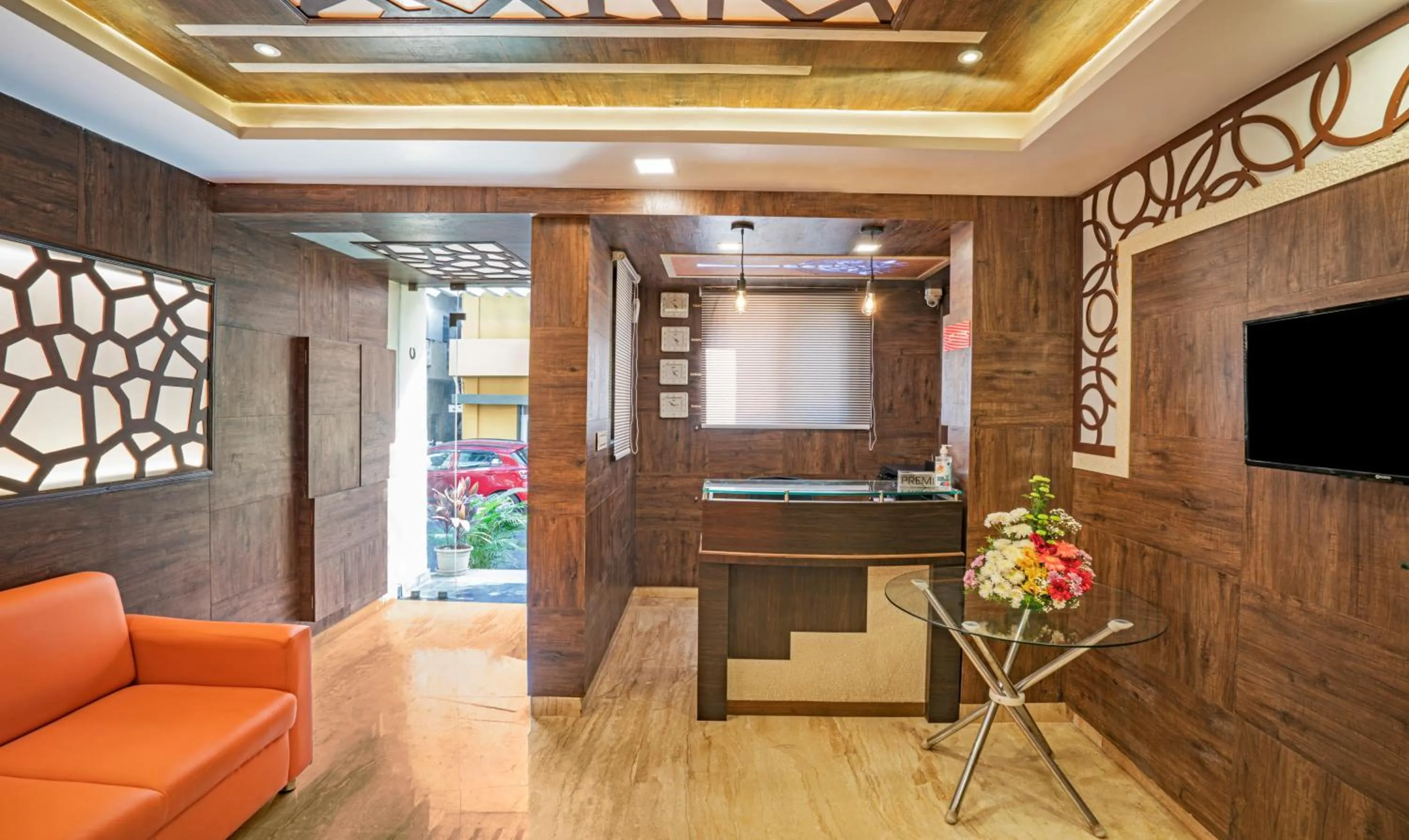 Lobby or reception in Treebo Elite 7