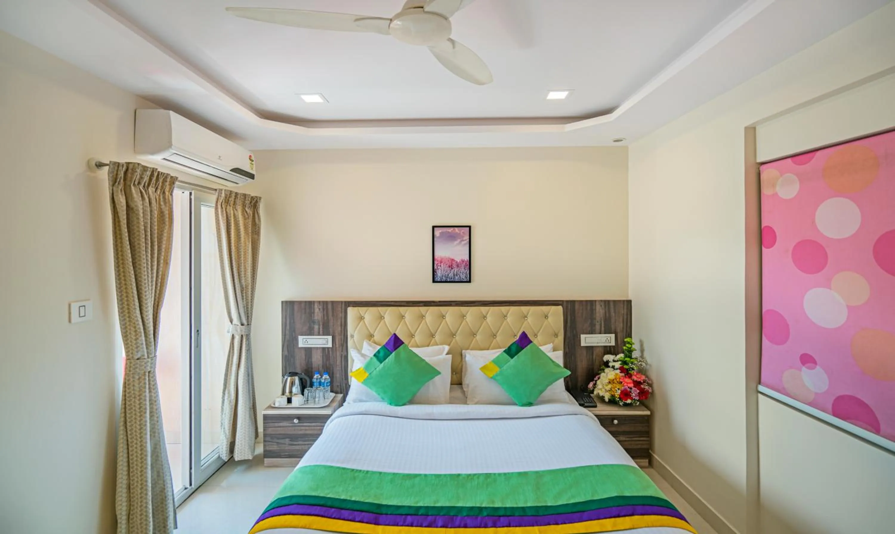 Bed in Treebo Elite 7