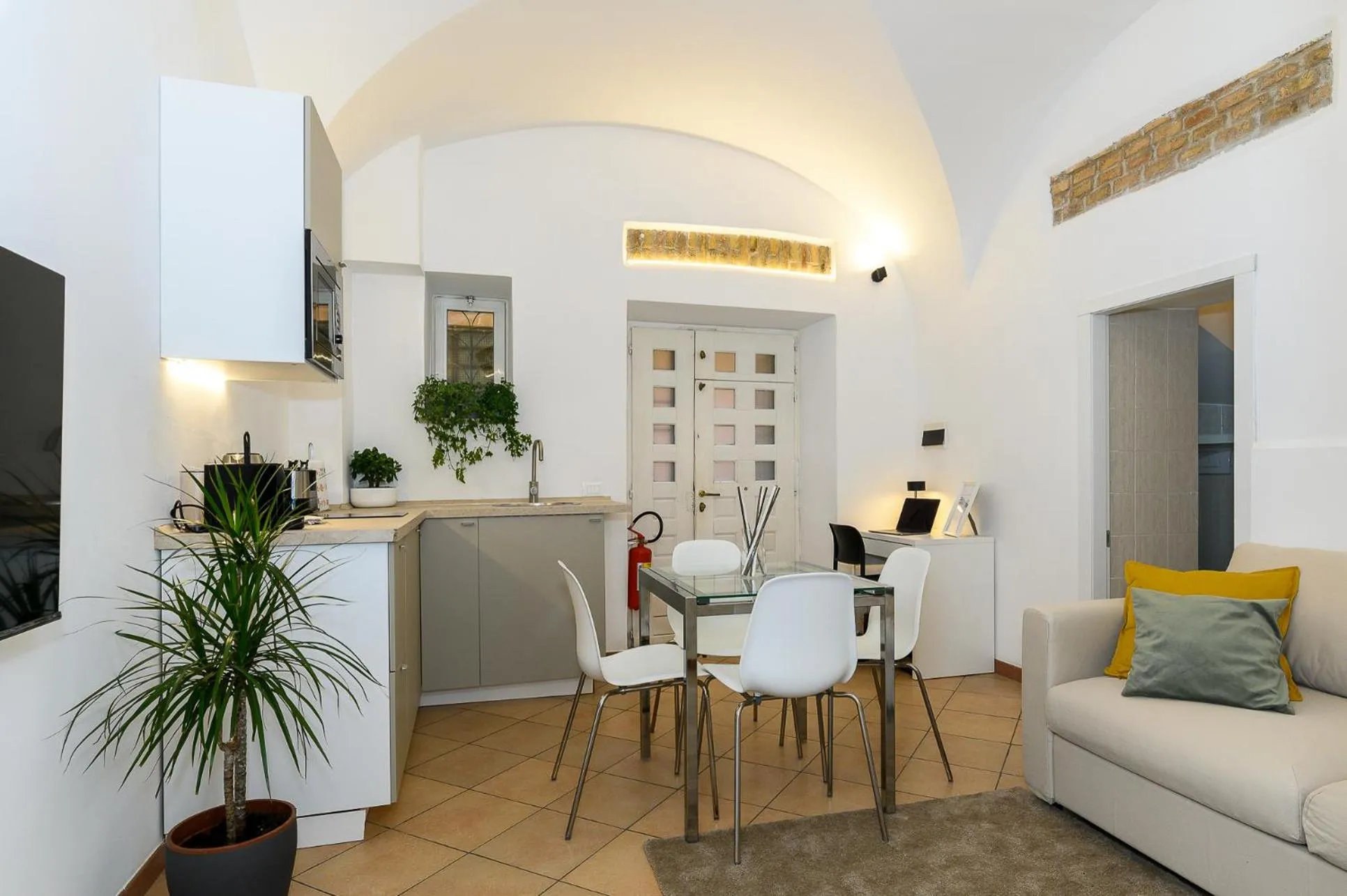 Cozy & Central with Private Entrance by NDP rent