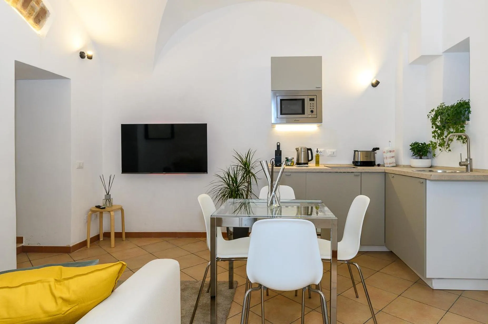 Cozy & Central with Private Entrance by NDP rent