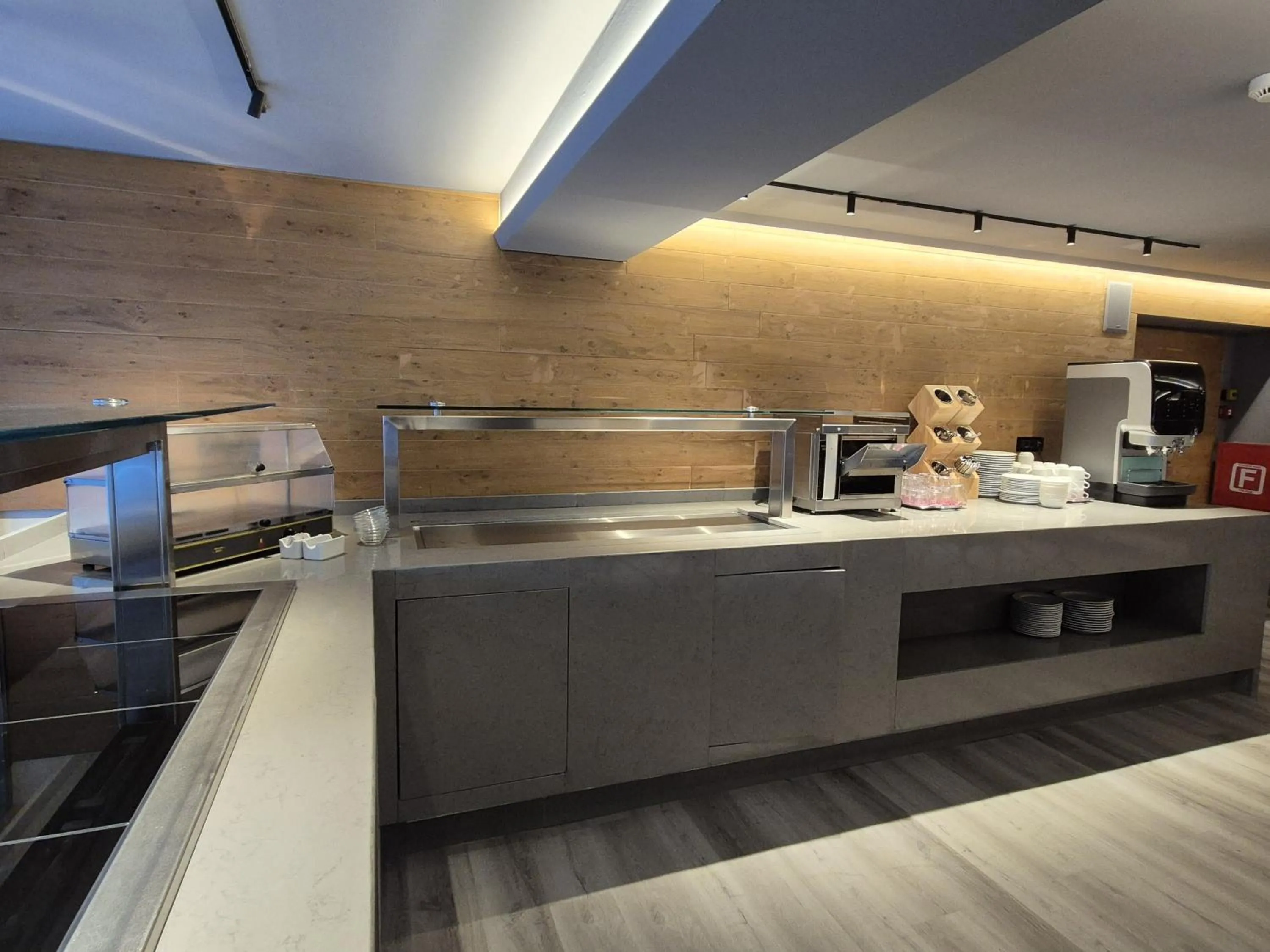 Buffet breakfast in Alassia Hotel