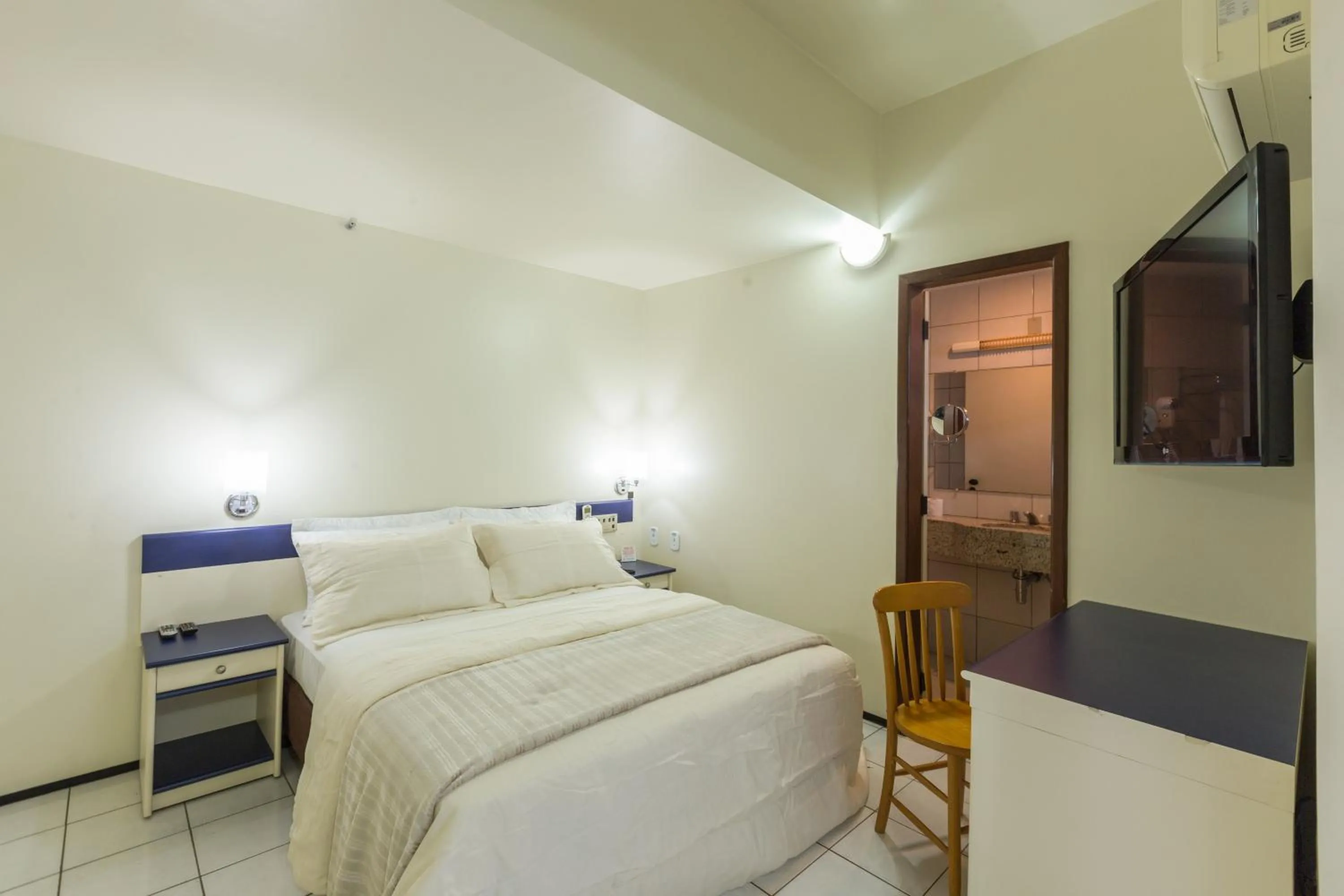 Bedroom, Bed in Abbeville Hotel Torre I - Torre II