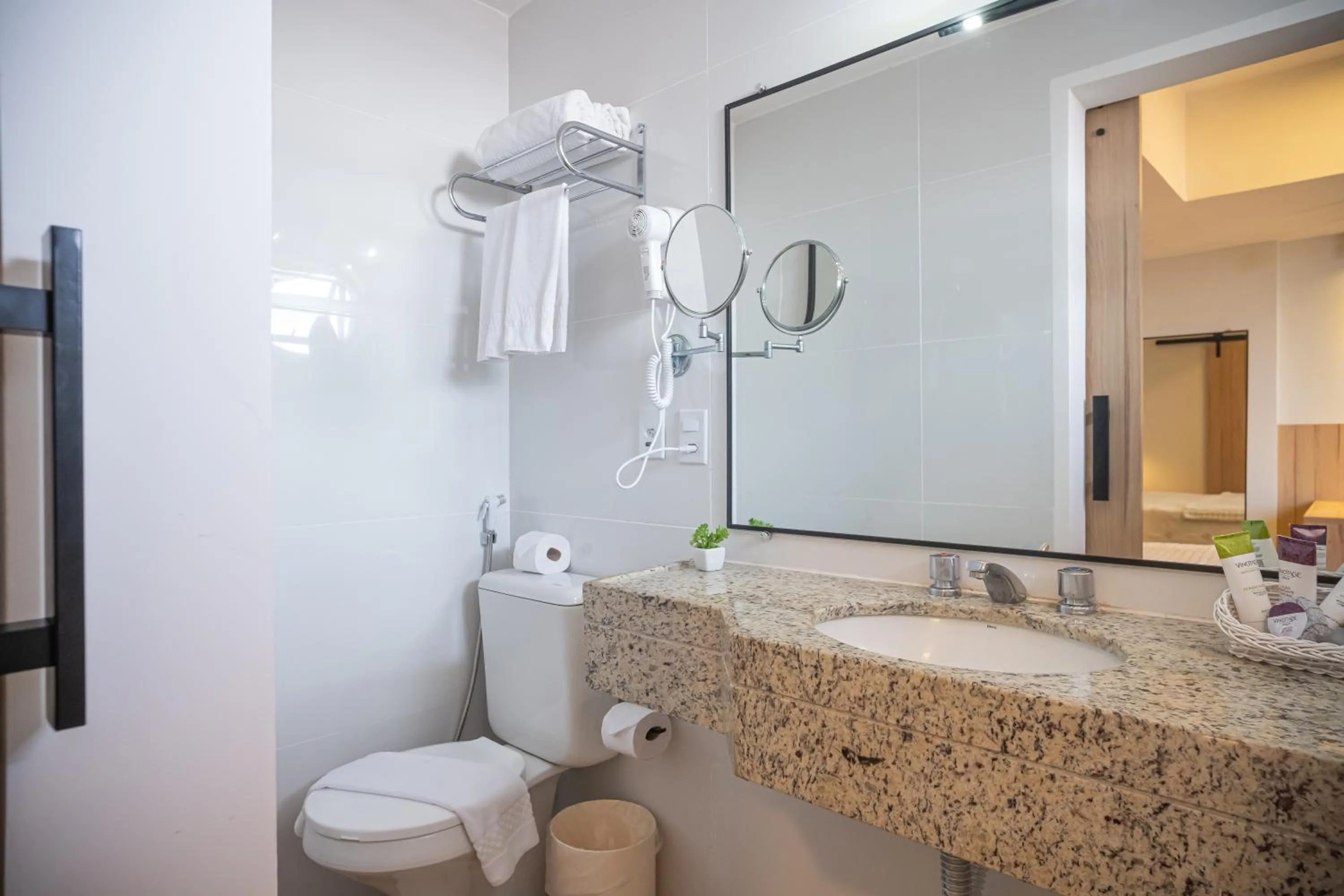 Bathroom in Abbeville Hotel Torre I - Torre II