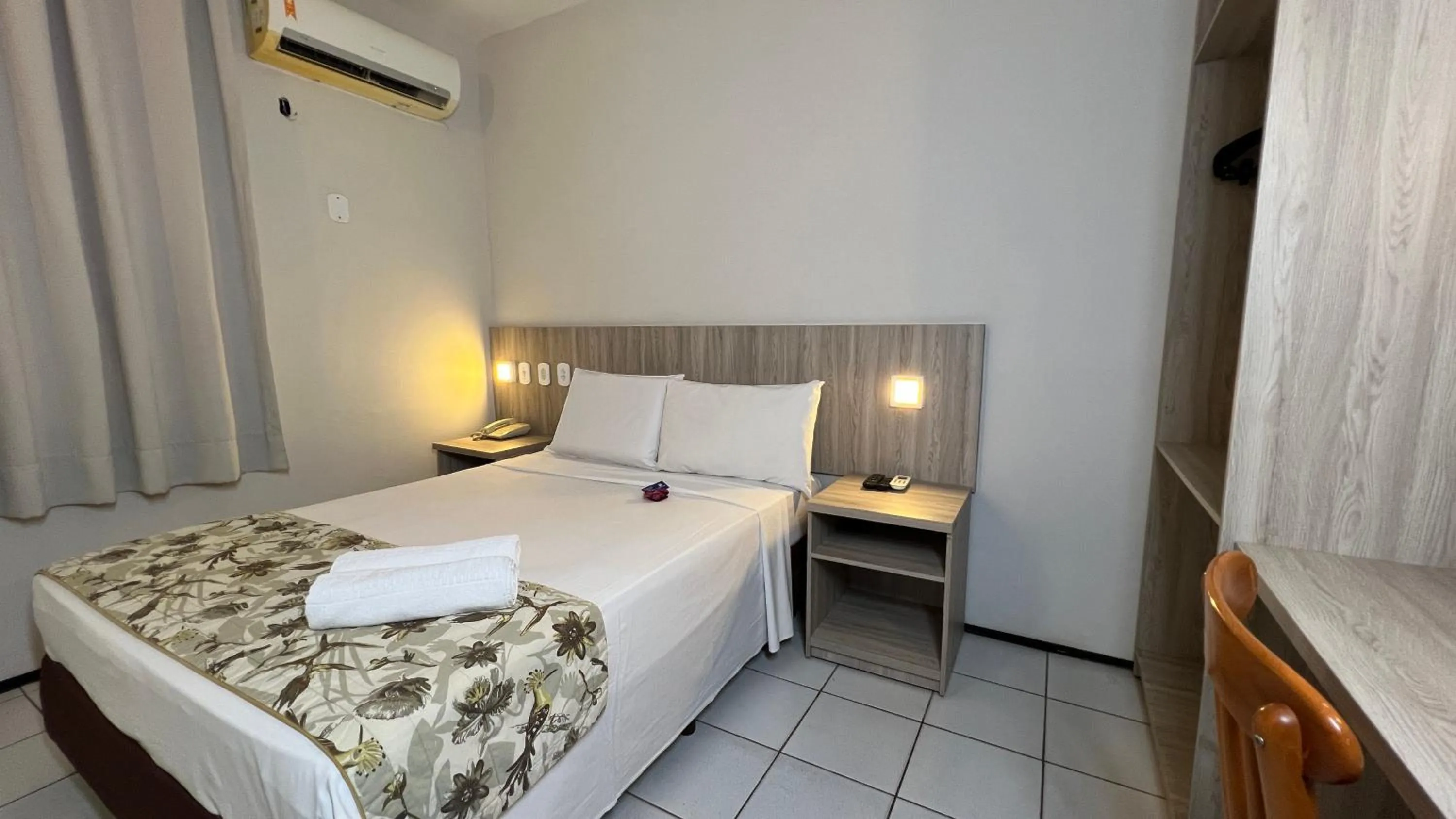 Bedroom, Bed in Abbeville Hotel Torre I - Torre II