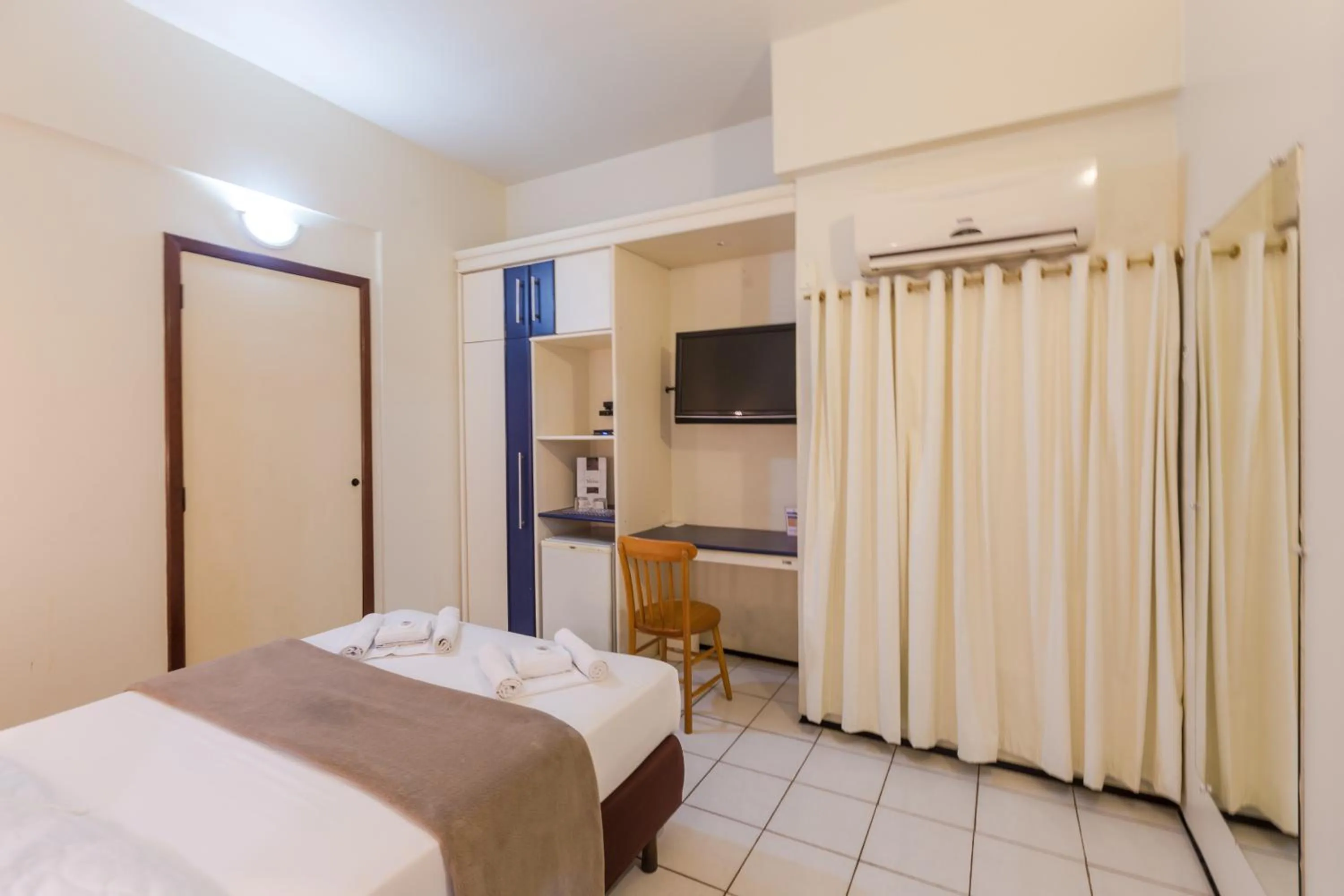 Bedroom, Bed in Abbeville Hotel Torre I - Torre II