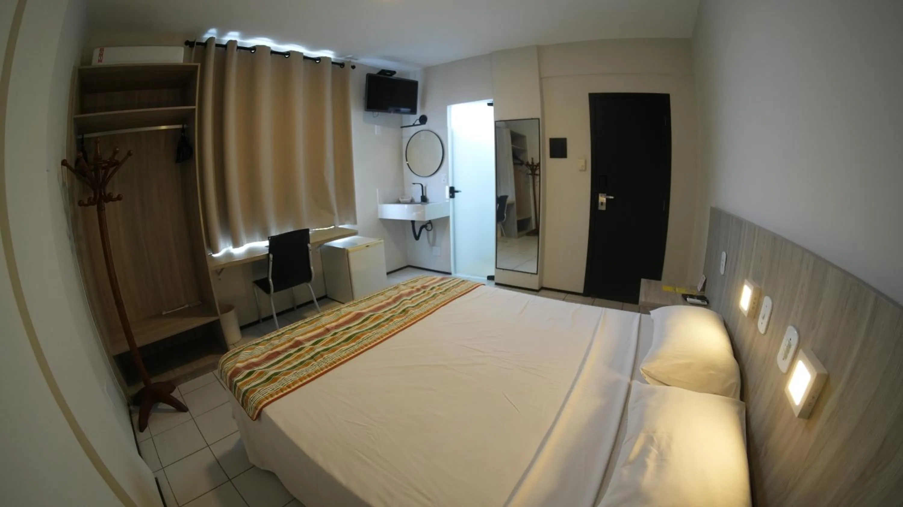 Bedroom, Bed in Abbeville Hotel Torre I - Torre II