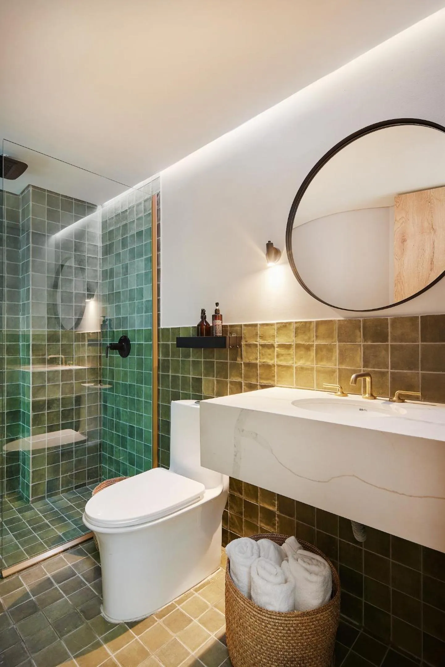 Shower in Wellcomm Spa & Hotel