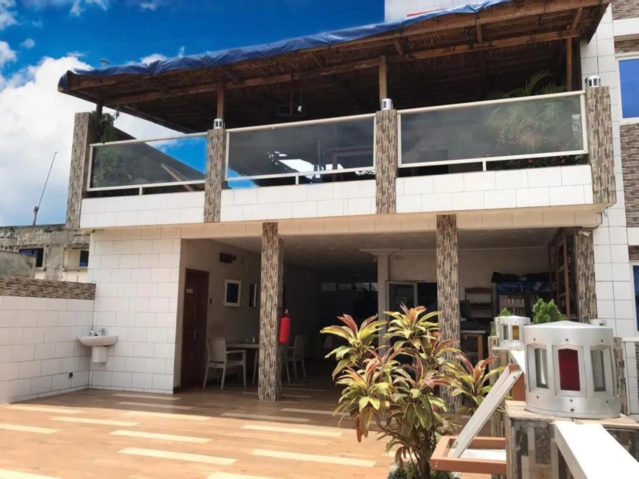 Restaurant/places to eat in HÔTEL NOAHGARDEN 2