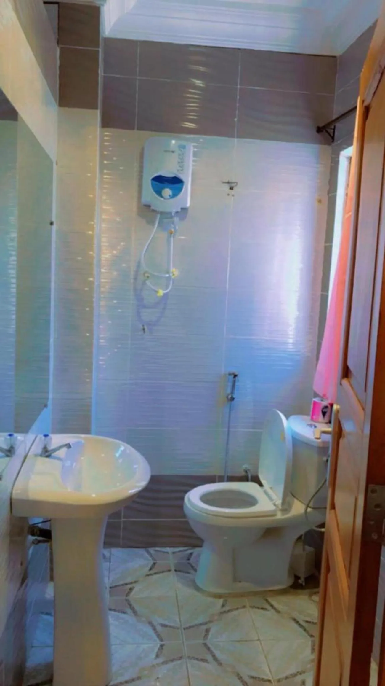 Bathroom in HÔTEL NOAHGARDEN 2