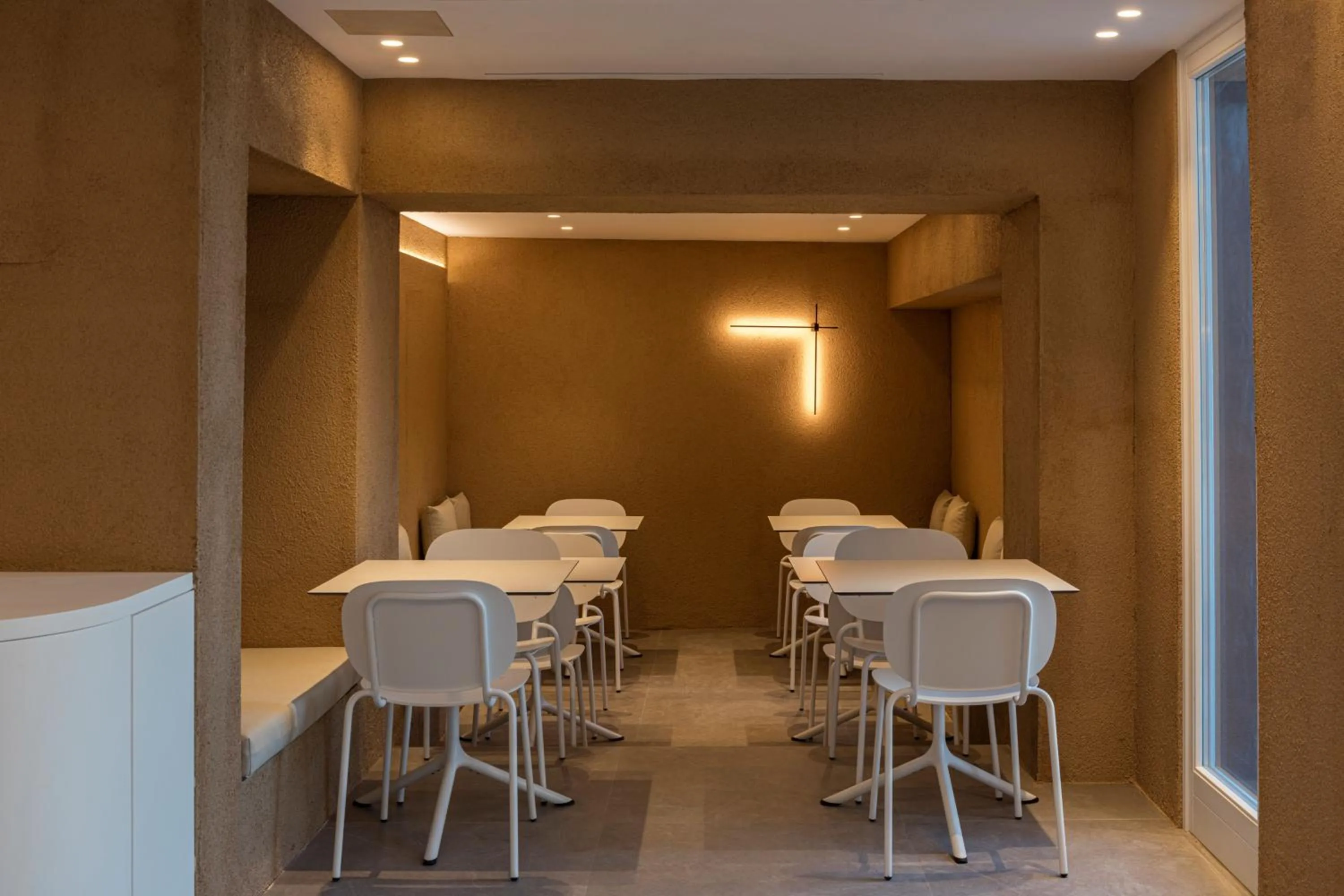 Breakfast in Neo Suites