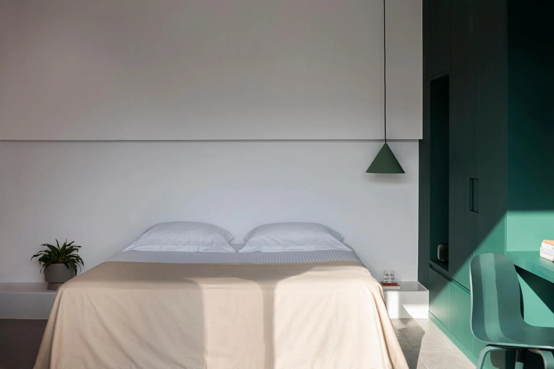 Bedroom, Bed in Neo Suites