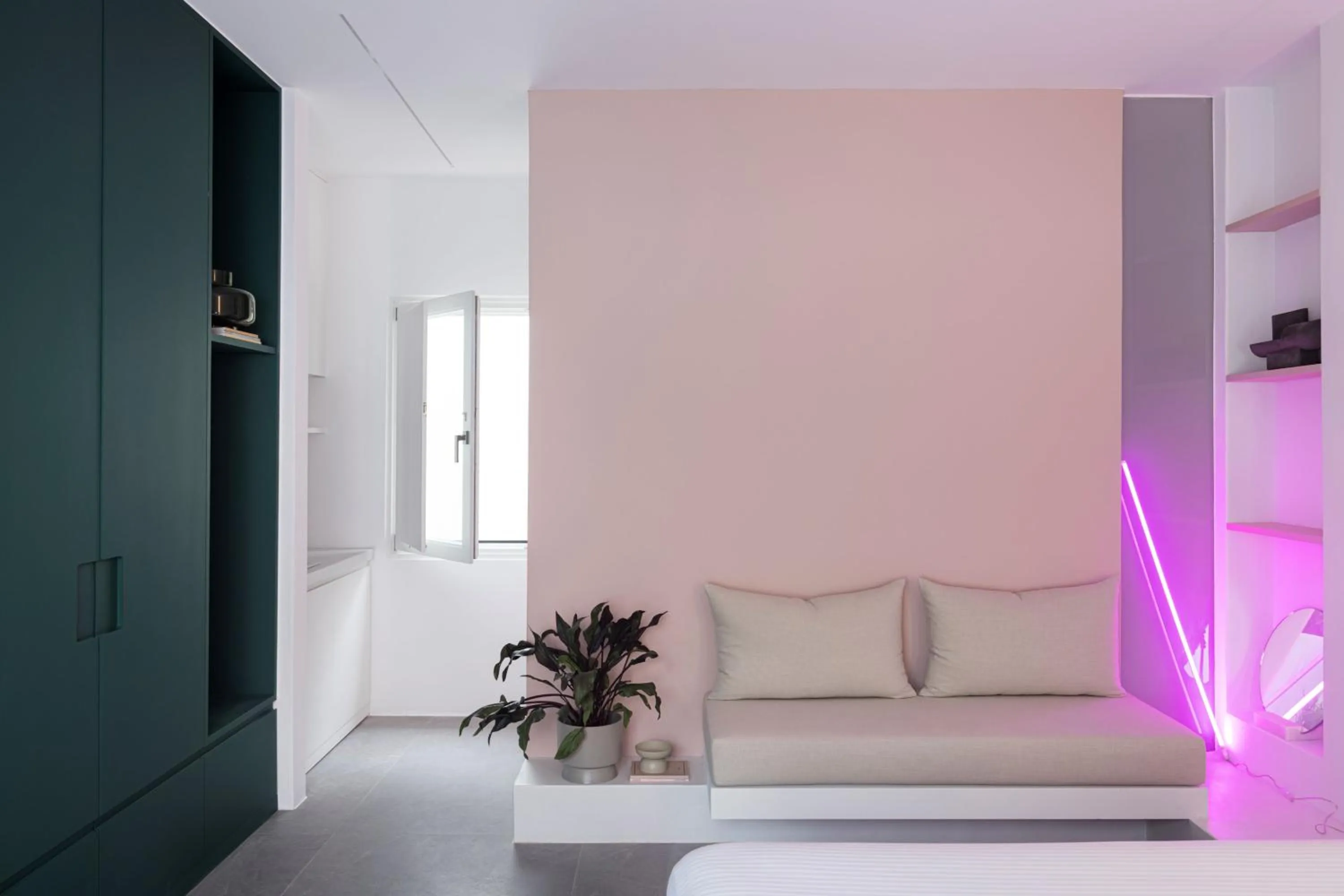 Photo of the whole room in Neo Suites