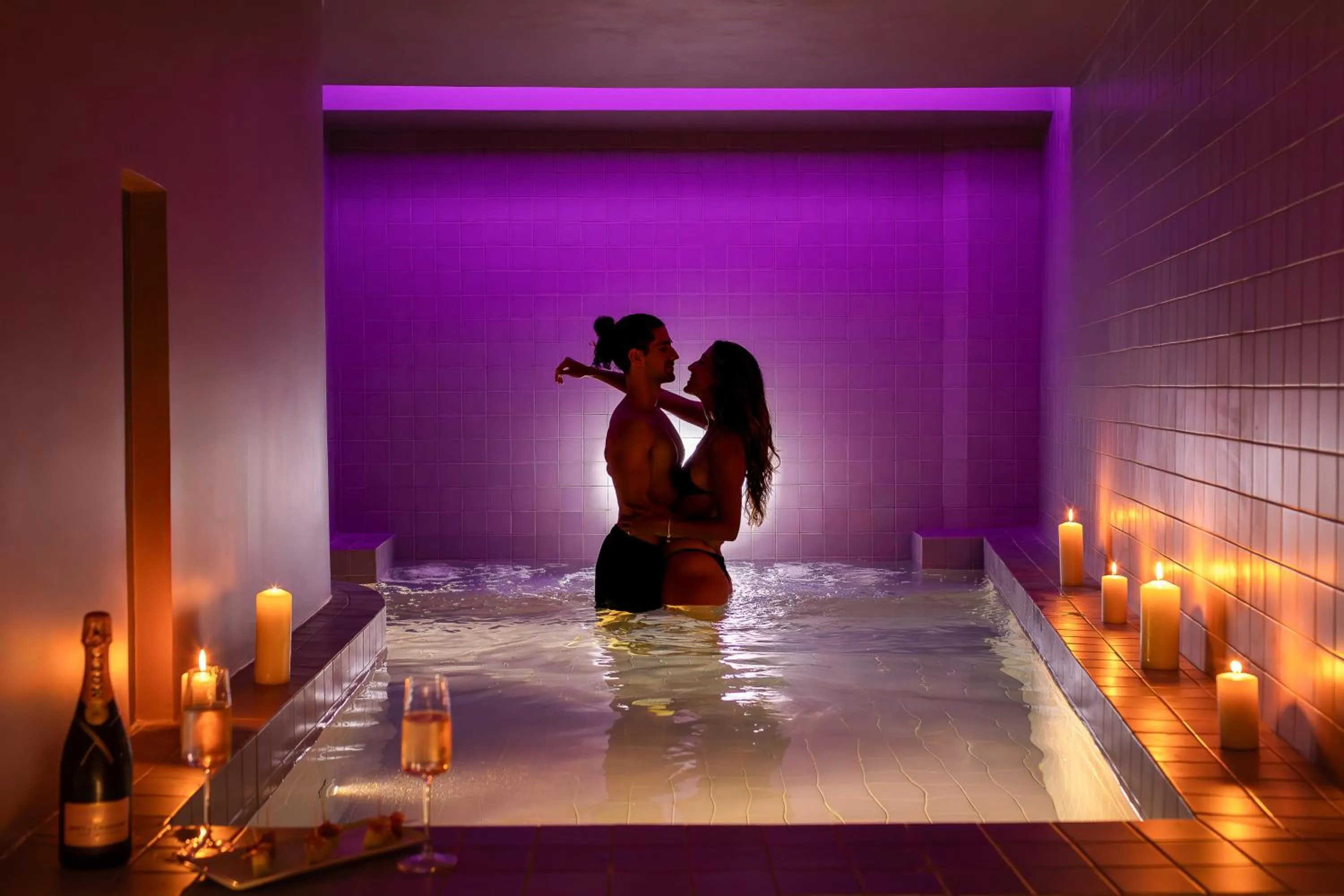 Hot Tub in Neo Suites