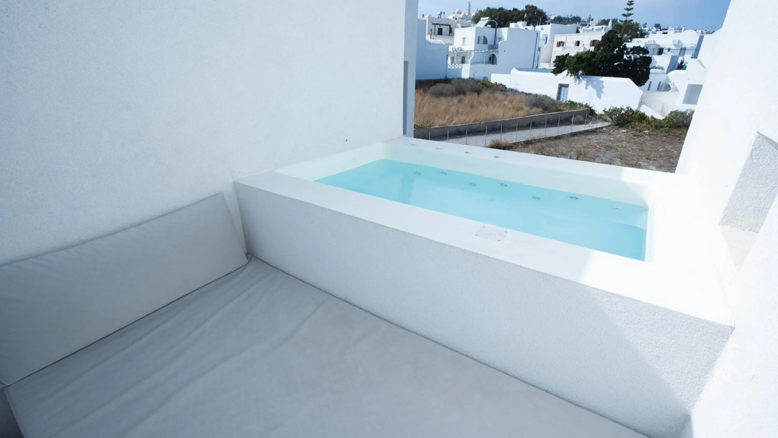 Hot Tub in Neo Suites