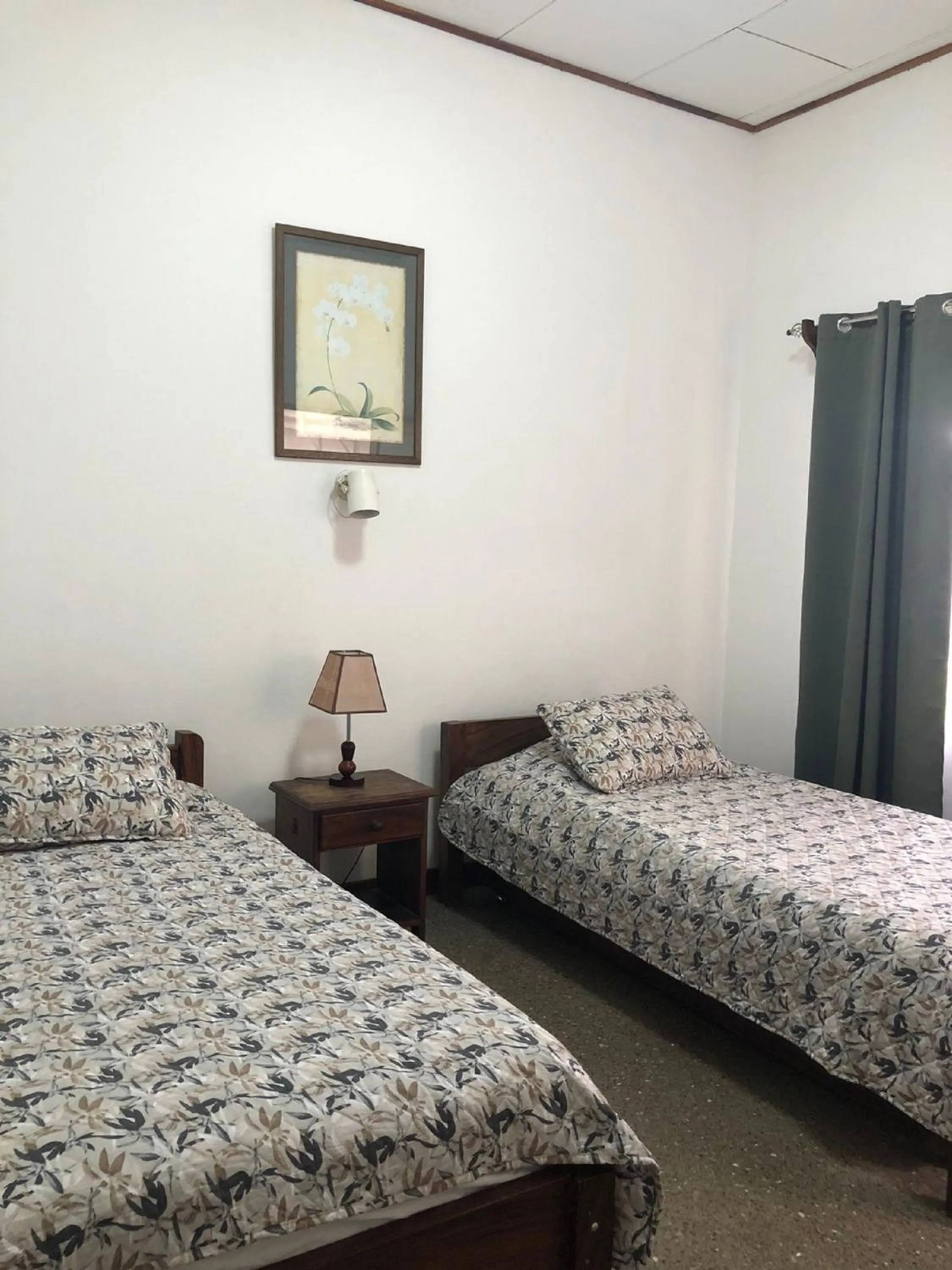 Text overlay, Bed in Hotel Del Aserradero