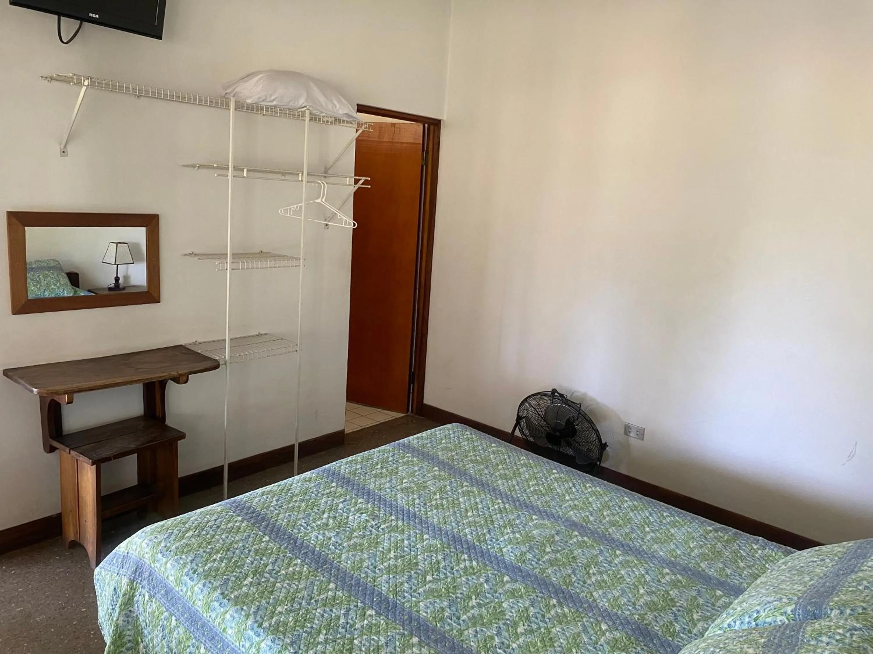 Photo of the whole room, Bed in Hotel Del Aserradero