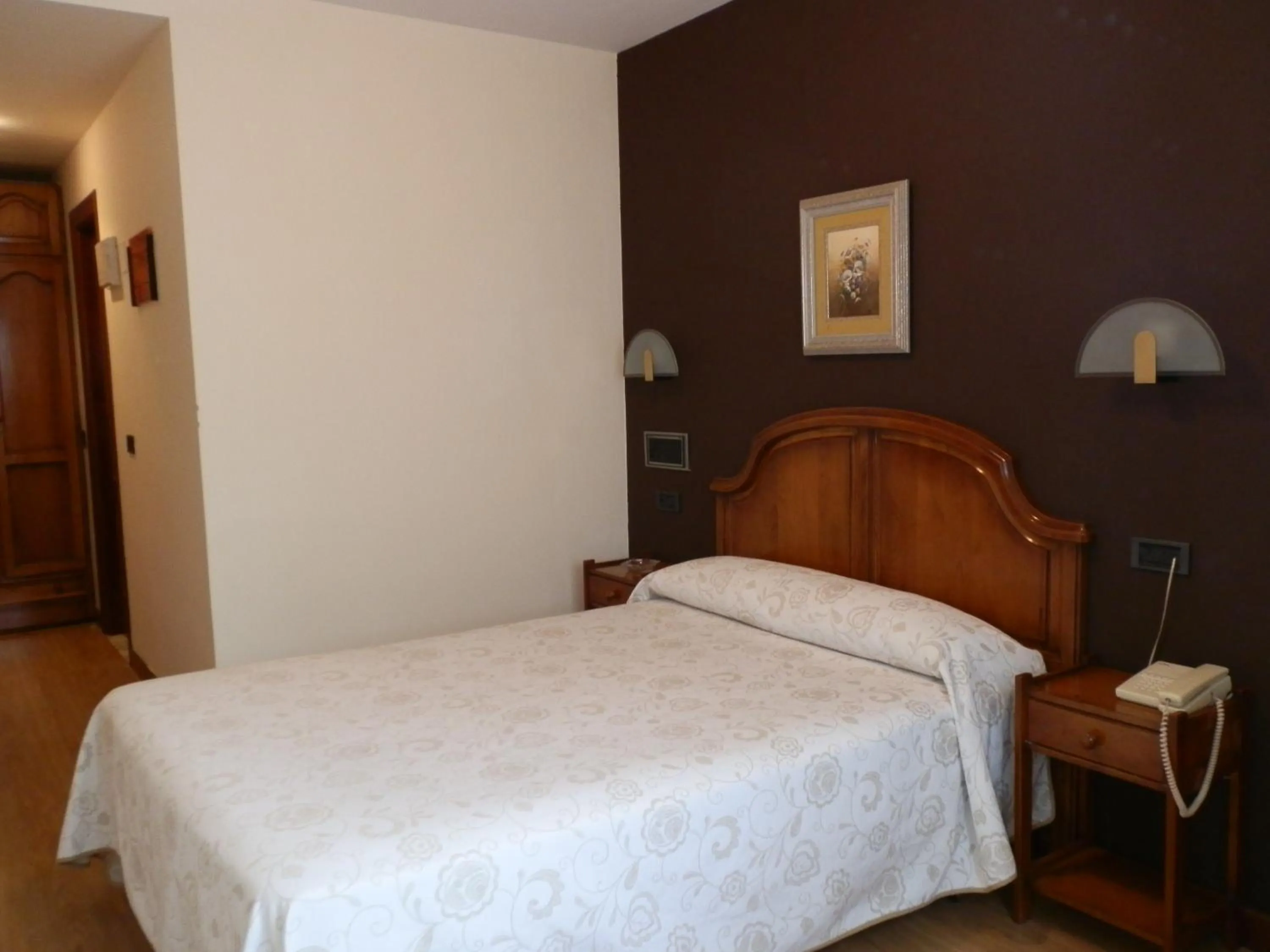 Bedroom, Bed in Hotel Doña Nieves