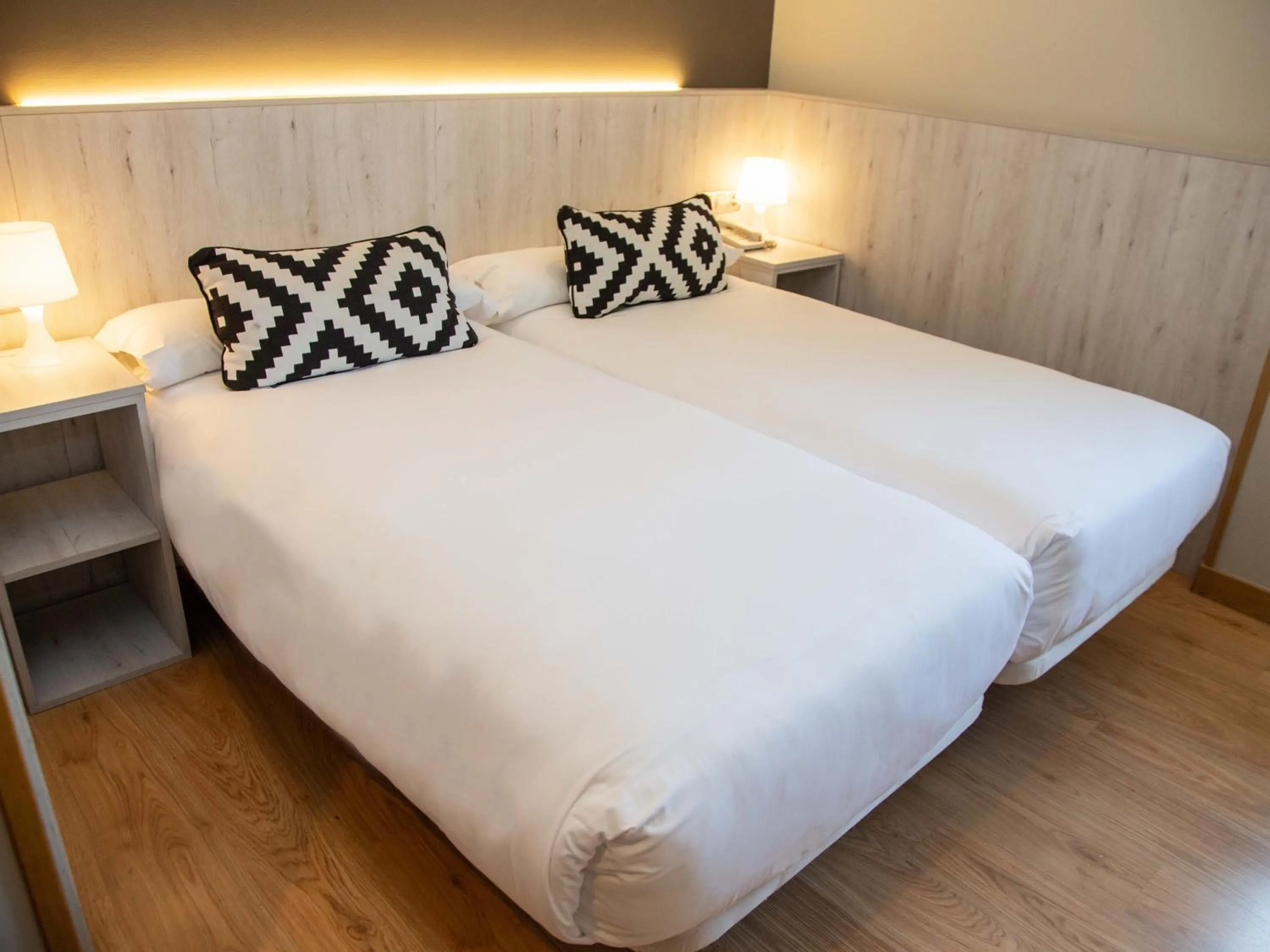 Bedroom, Bed in Hotel Restaurante Cadosa