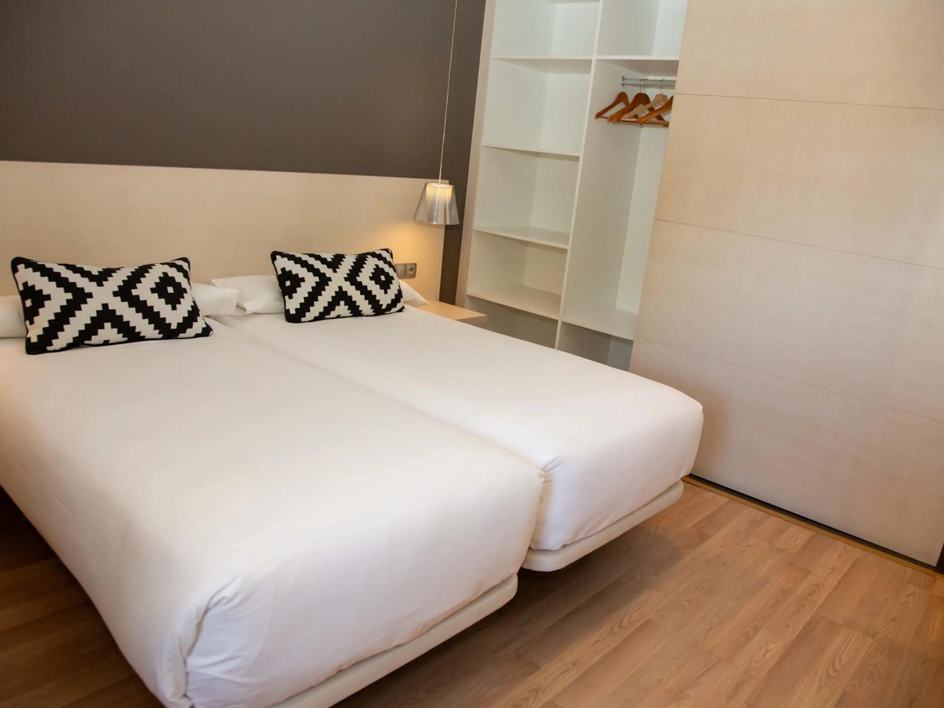 Bedroom, Bed in Hotel Restaurante Cadosa