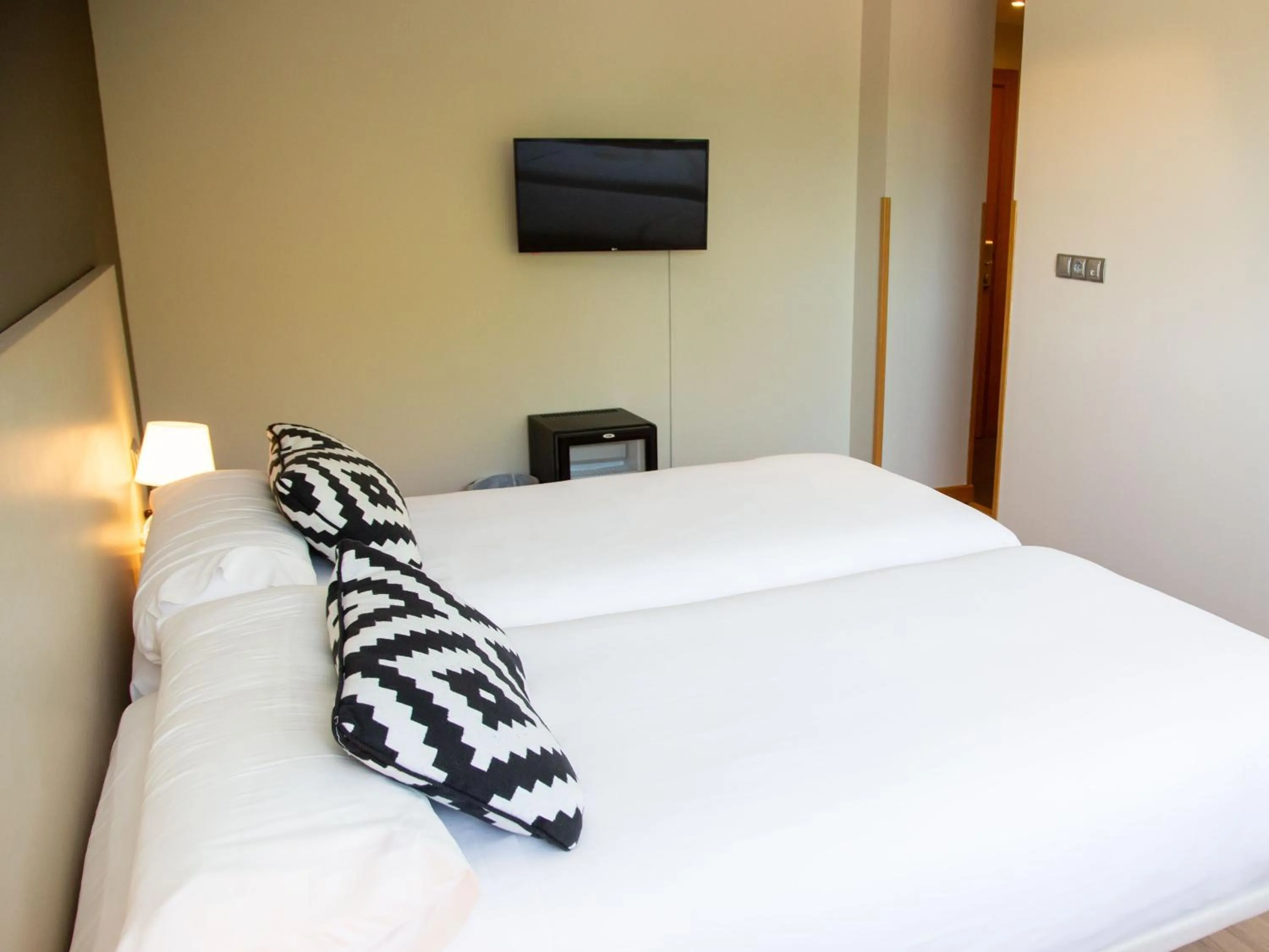 Bedroom, Bed in Hotel Restaurante Cadosa