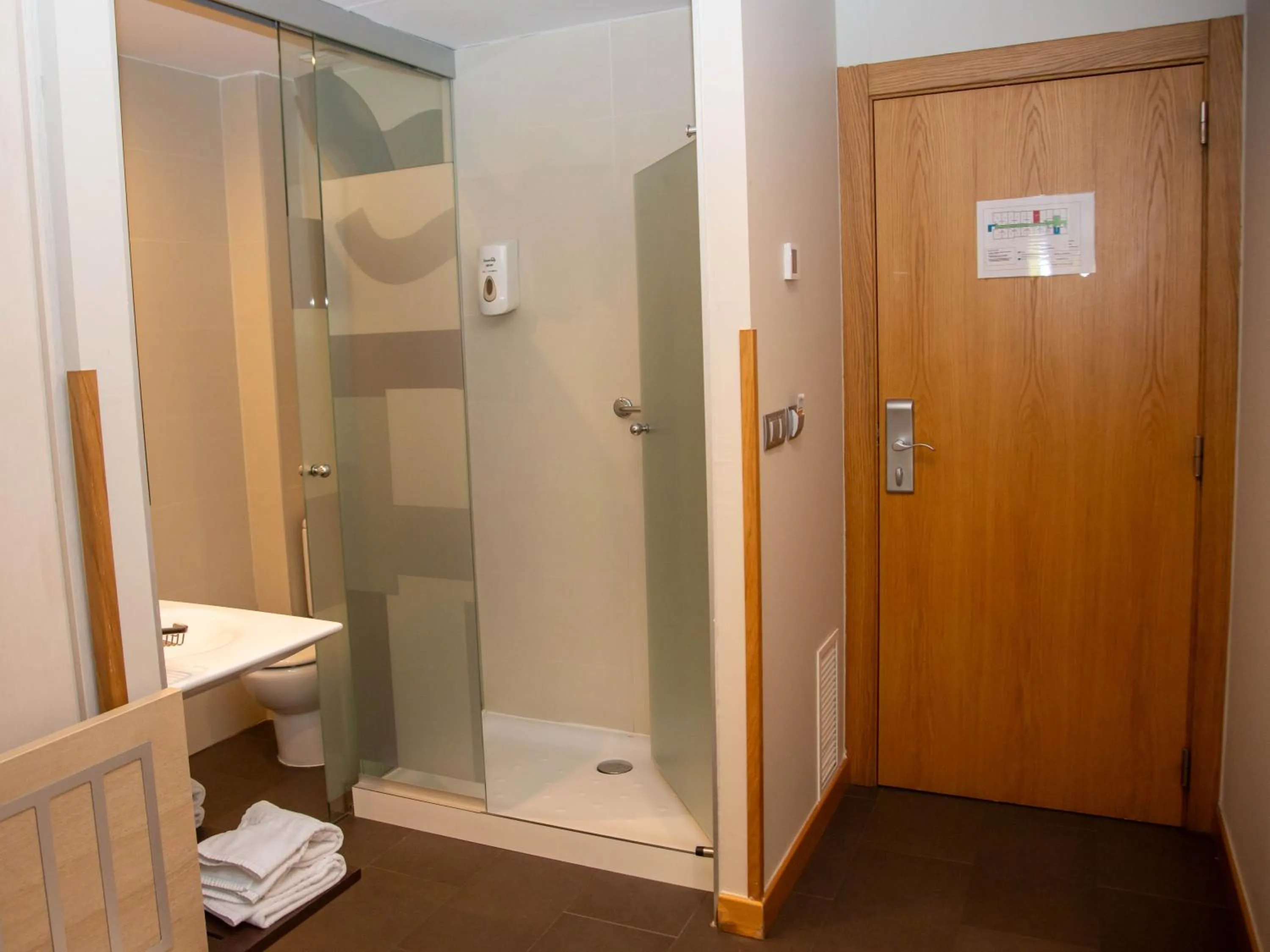 Shower in Hotel Restaurante Cadosa