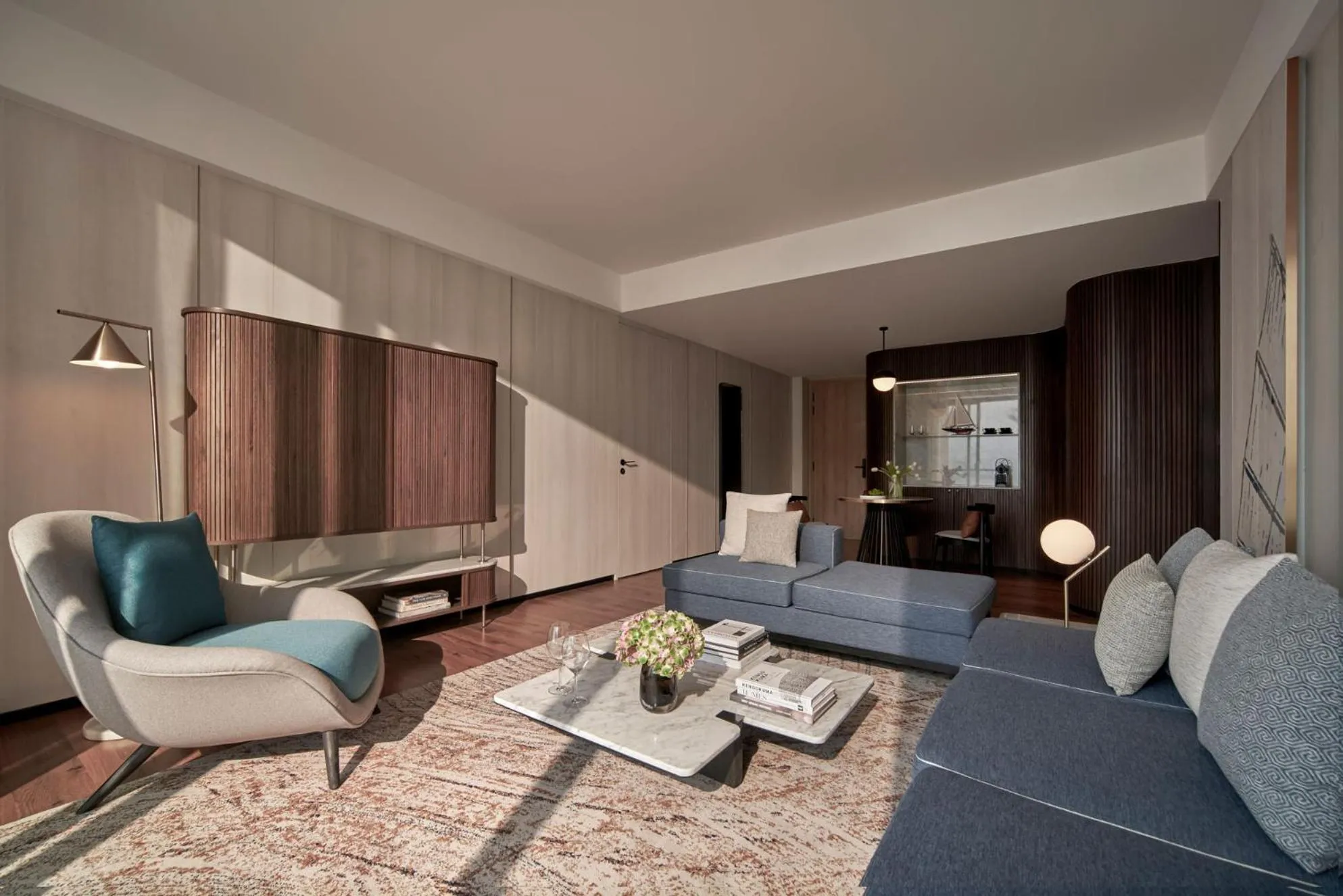 Living room in The Yacht Hotel by DC