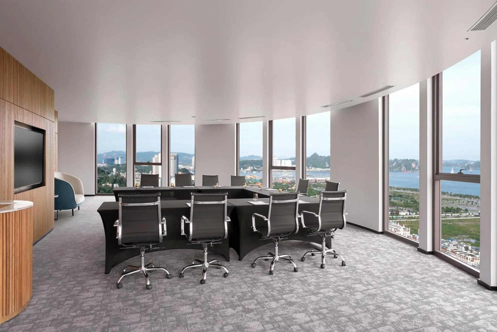 Meeting/conference room in The Yacht Hotel by DC