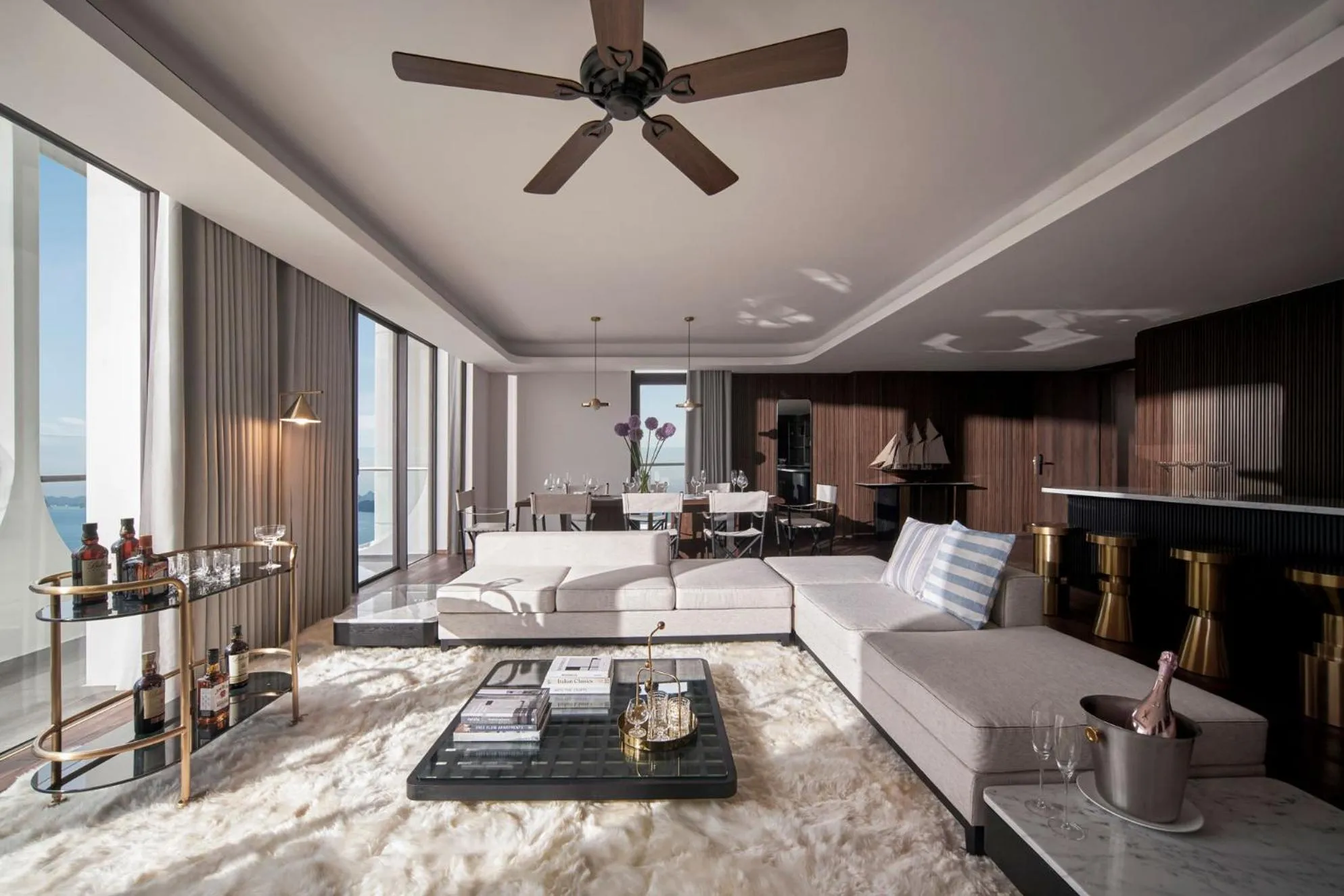 Living room, Bed in The Yacht Hotel by DC