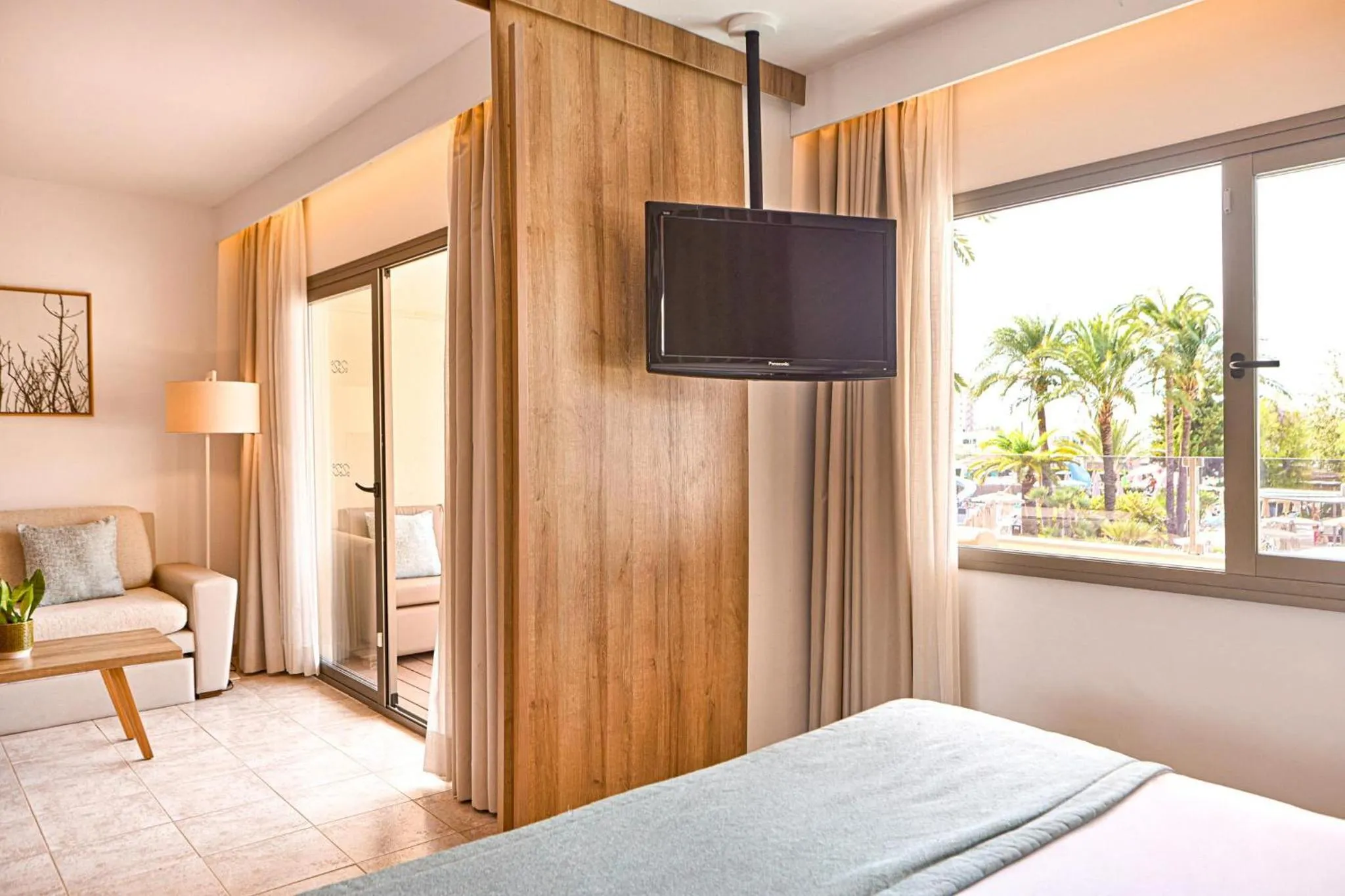 Photo of the whole room, Bed in Zafiro Palmanova