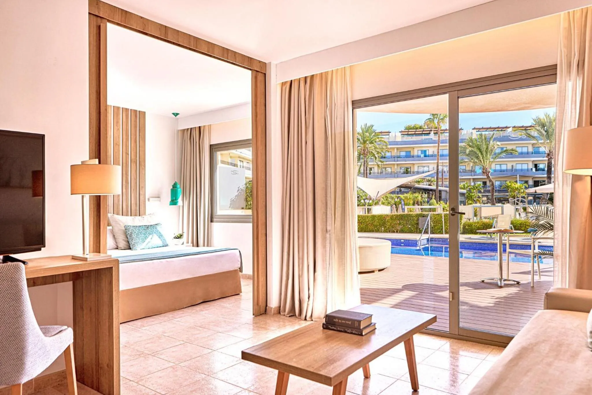 Photo of the whole room, Bed in Zafiro Palmanova