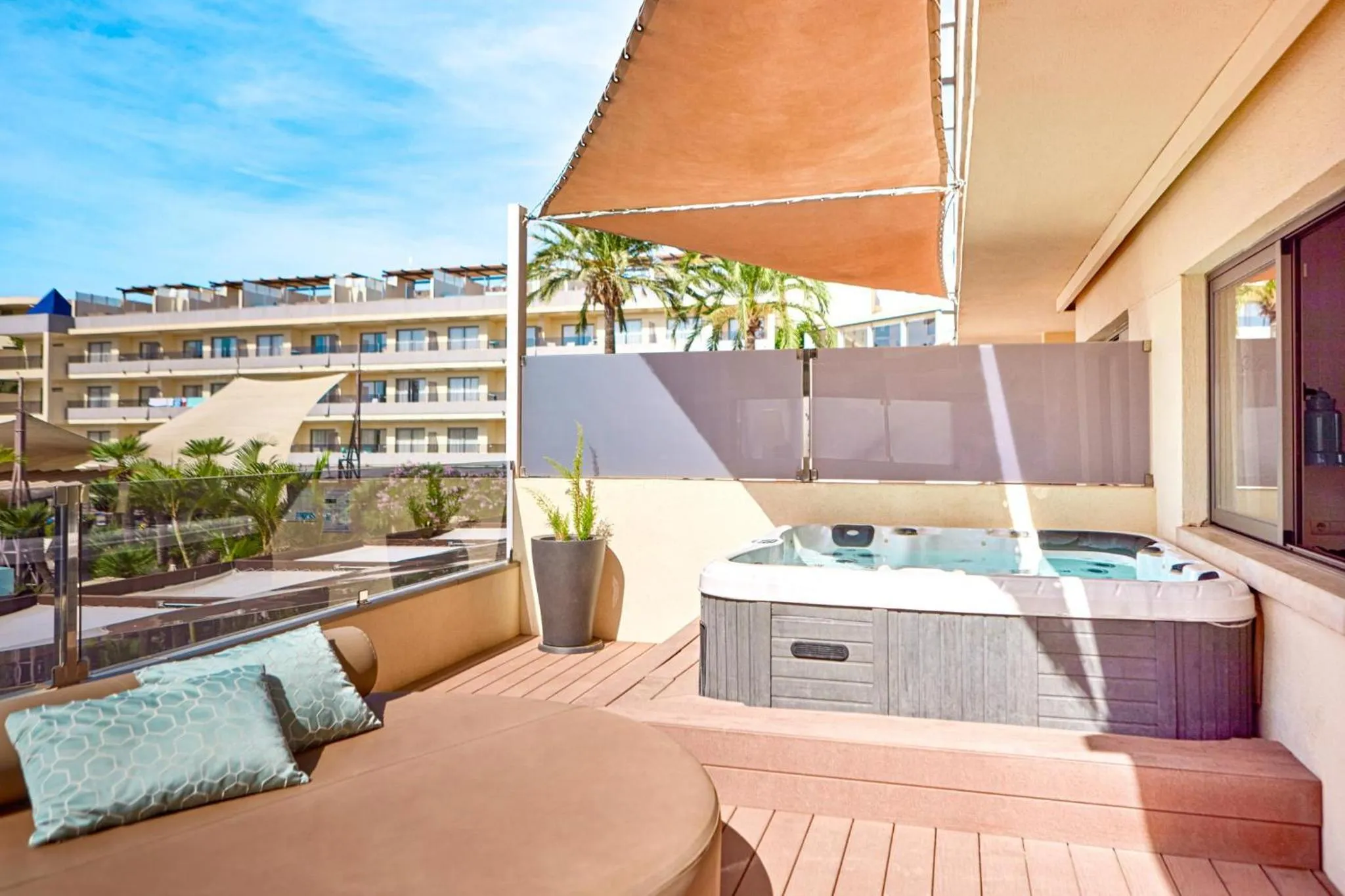 Photo of the whole room in Zafiro Palmanova