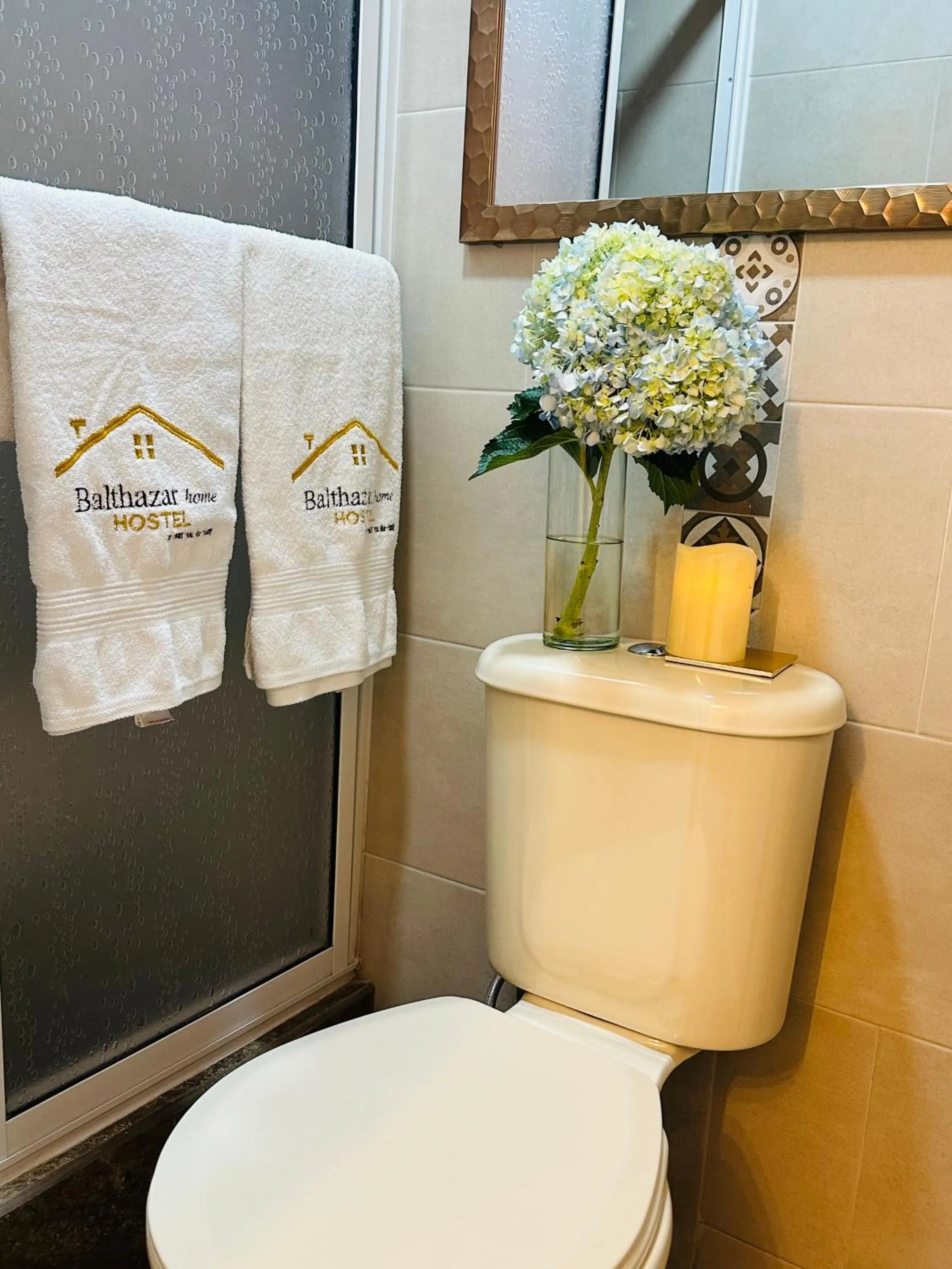 Bathroom in Casa Balthazar Hostel