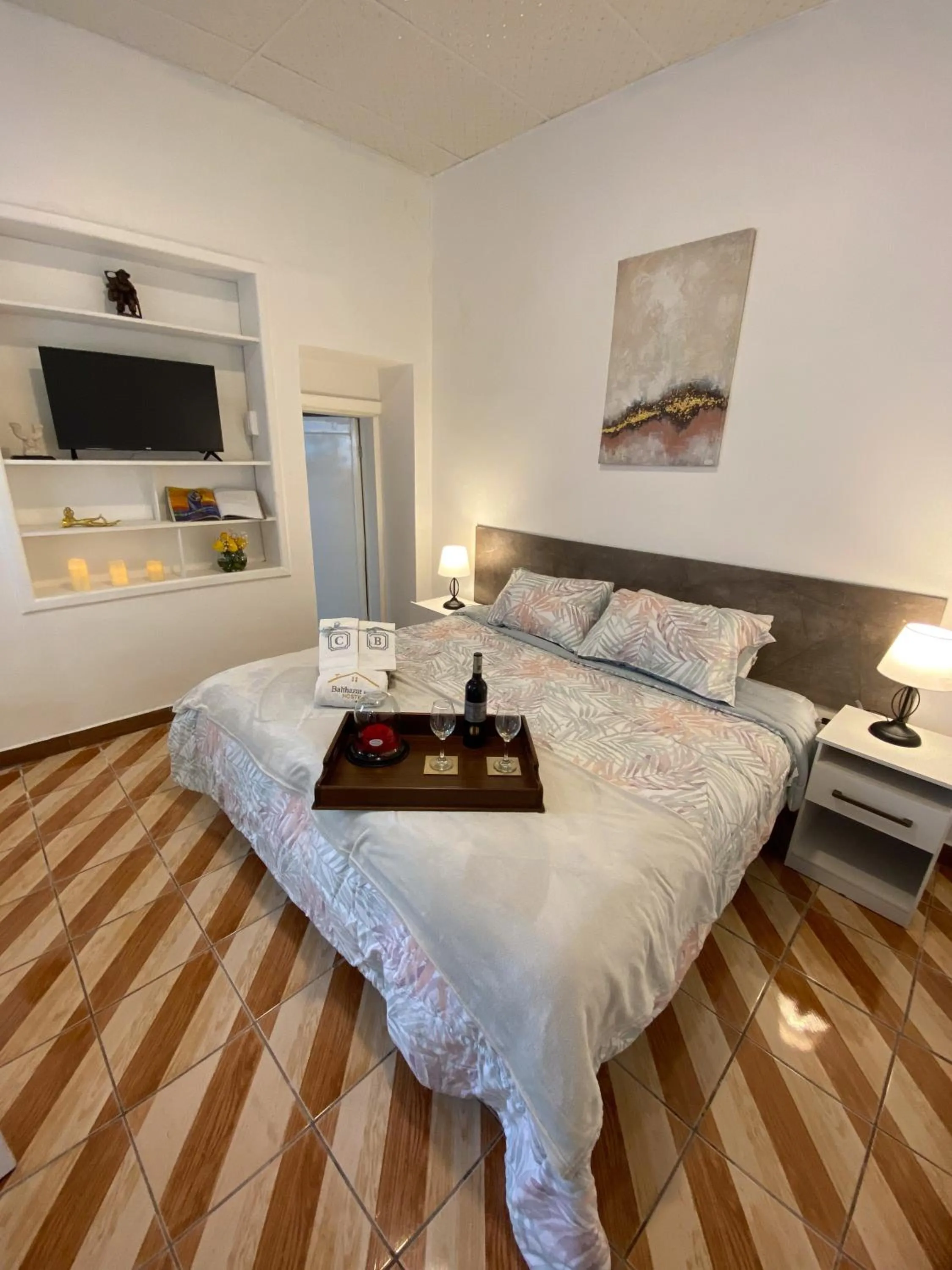 room service in Casa Balthazar Hostel