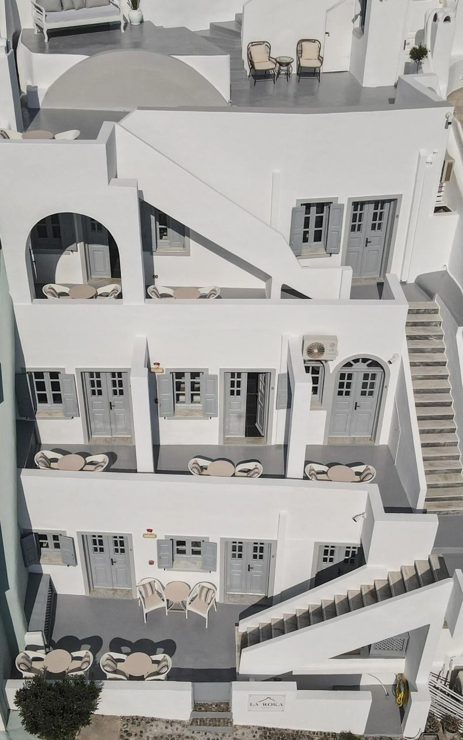 Property building in La Roka, Cliffside Memories