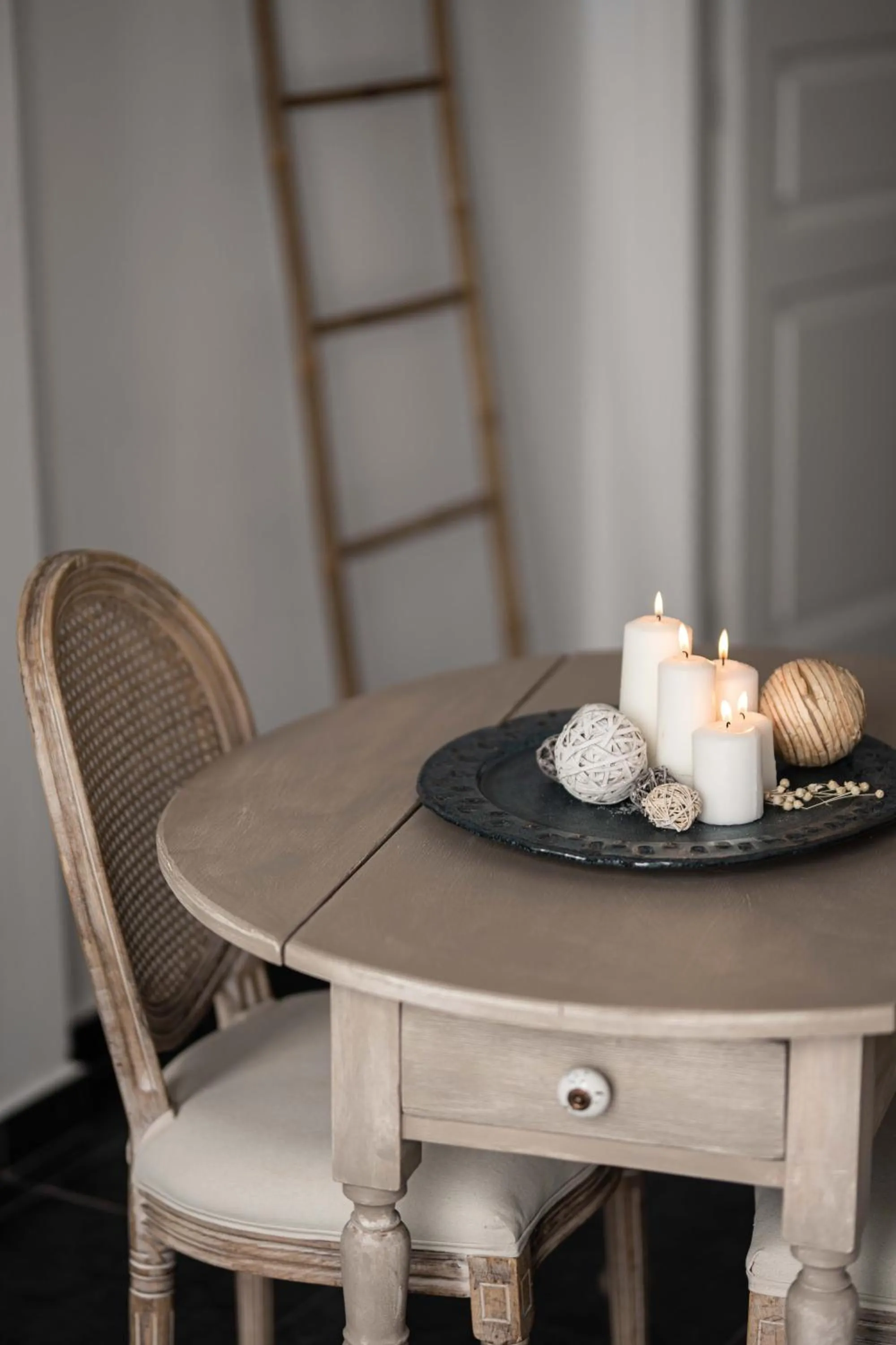 Dining area in La Roka, Cliffside Memories
