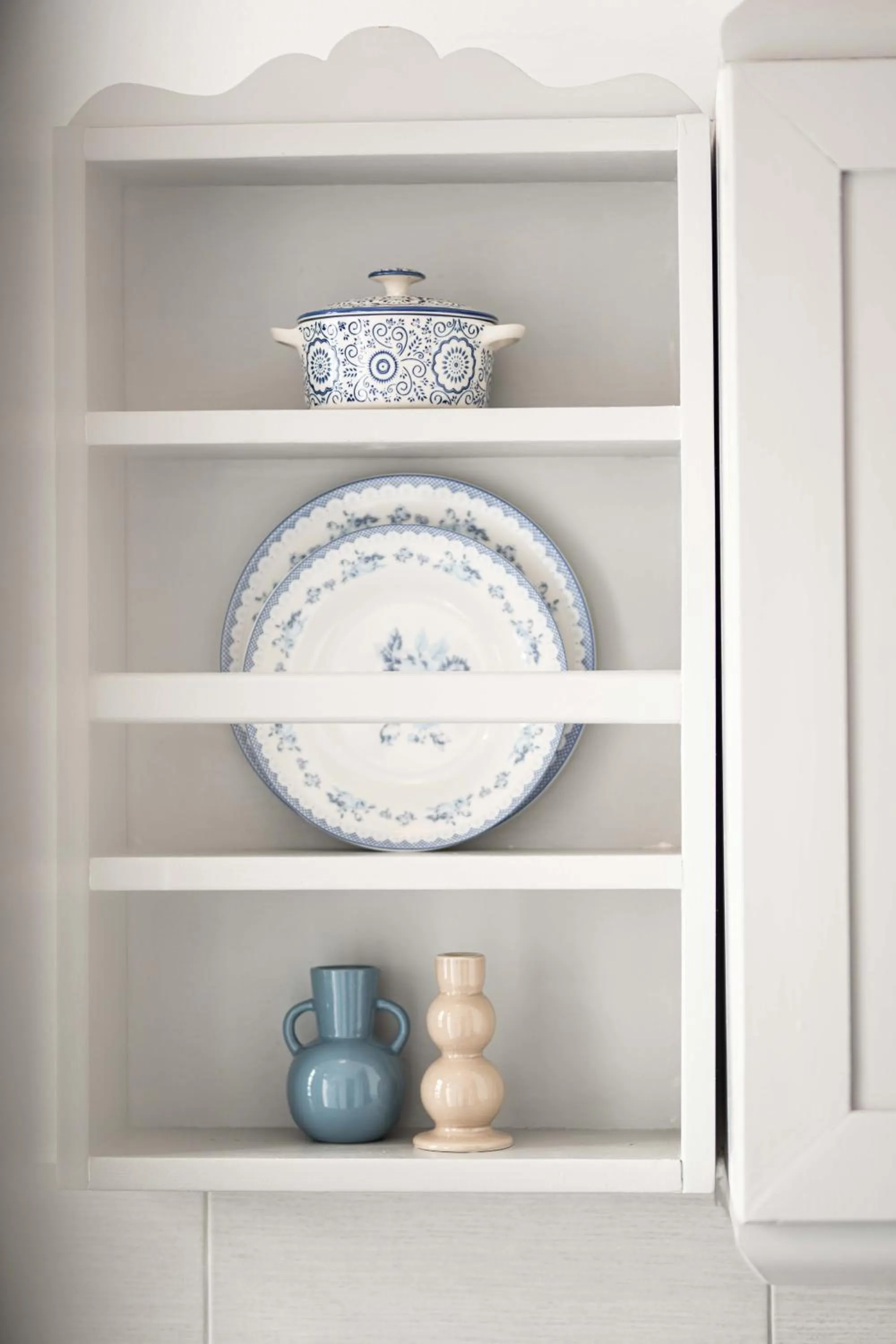 Property building in La Roka, Cliffside Memories