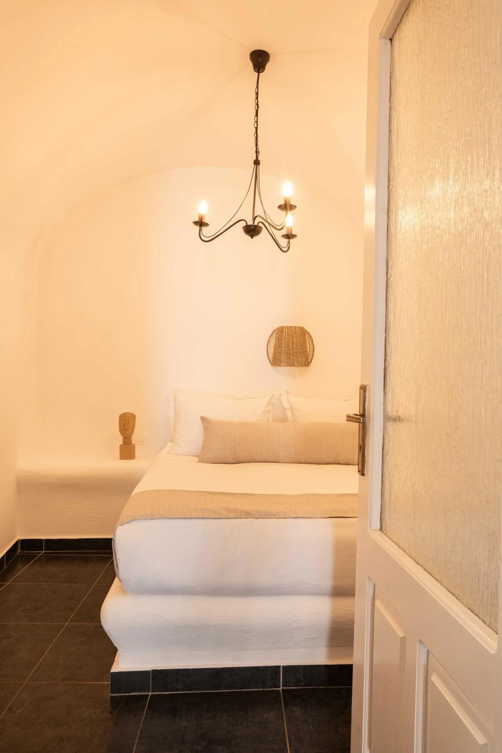 Bed in La Roka, Cliffside Memories