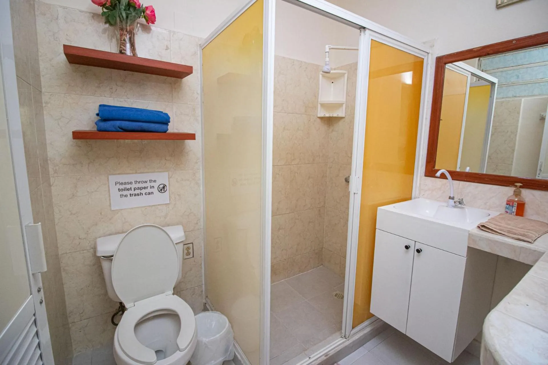 Bathroom in La Casa Del Almendro