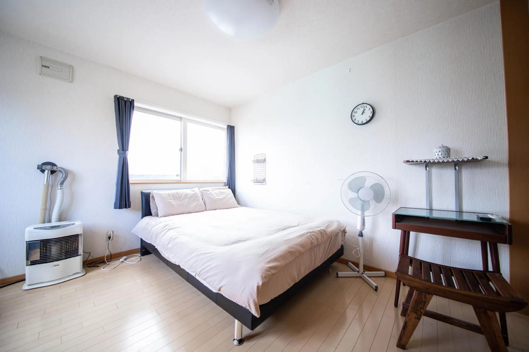 Bed in Sumiyoshi House Room B
