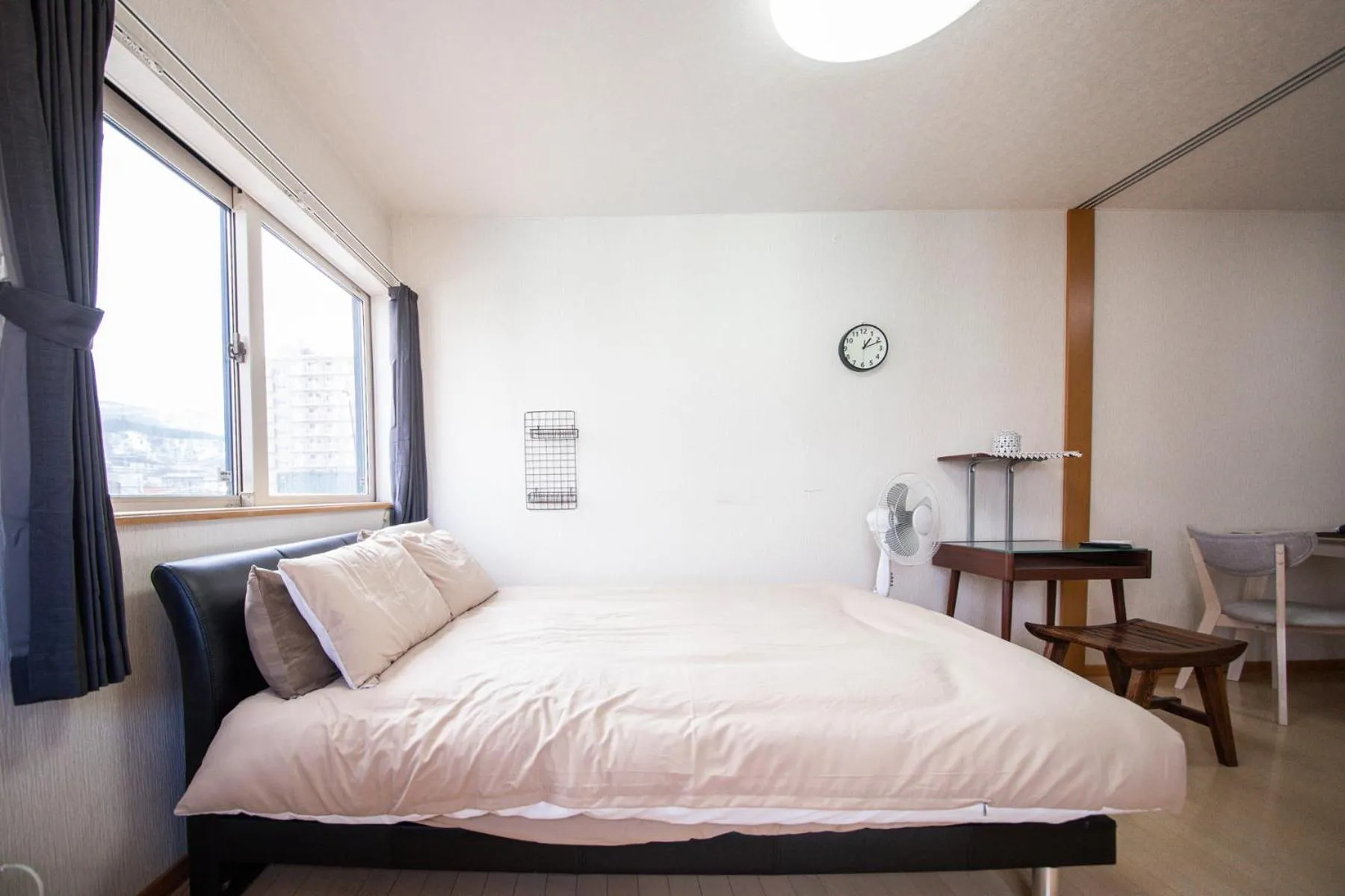Bed in Sumiyoshi House Room B