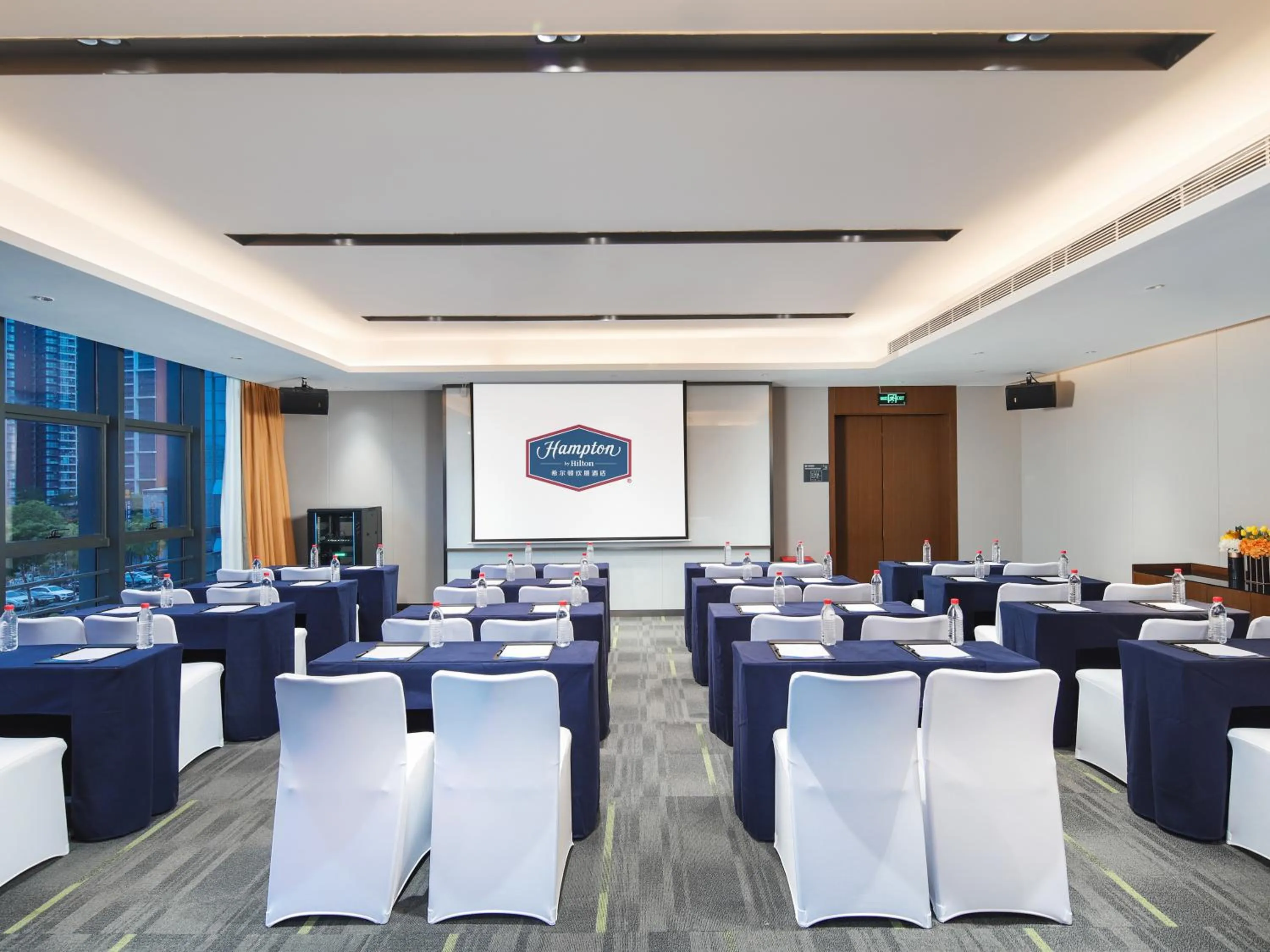 Meeting/conference room in Hampton by Hilton Shenzhen Longhua Qinghu
