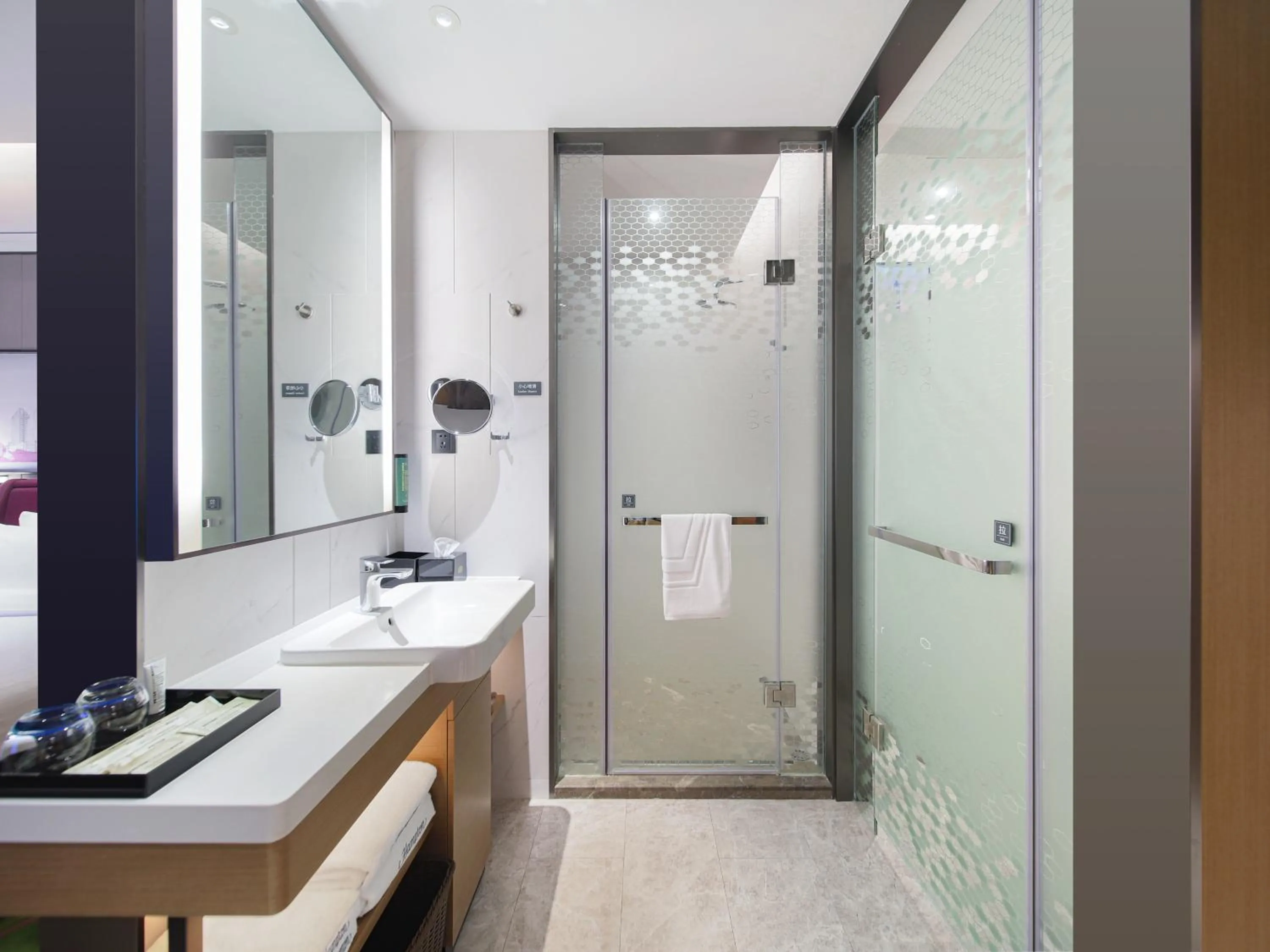 Shower in Hampton by Hilton Shenzhen Longhua Qinghu