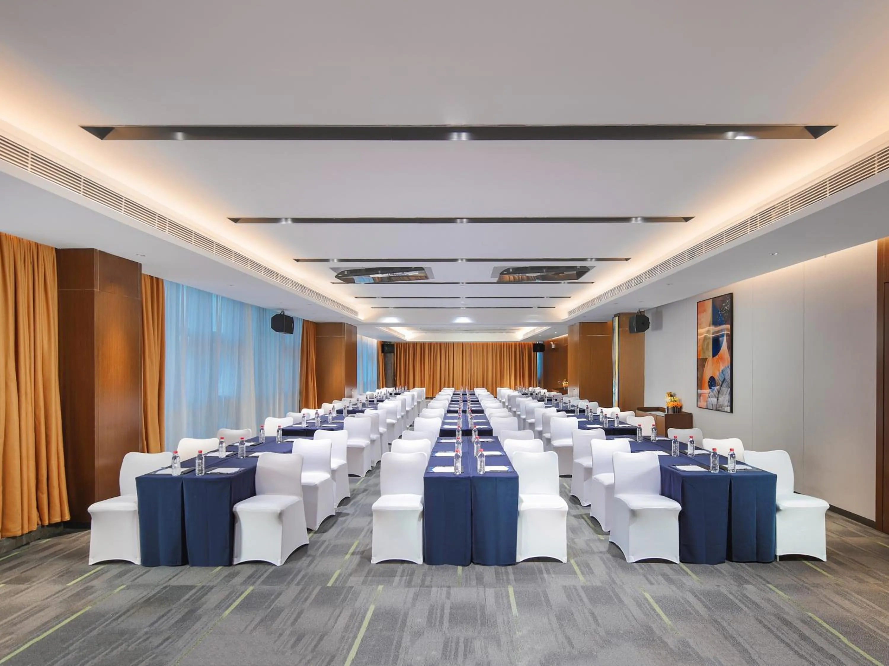 Meeting/conference room in Hampton by Hilton Shenzhen Longhua Qinghu
