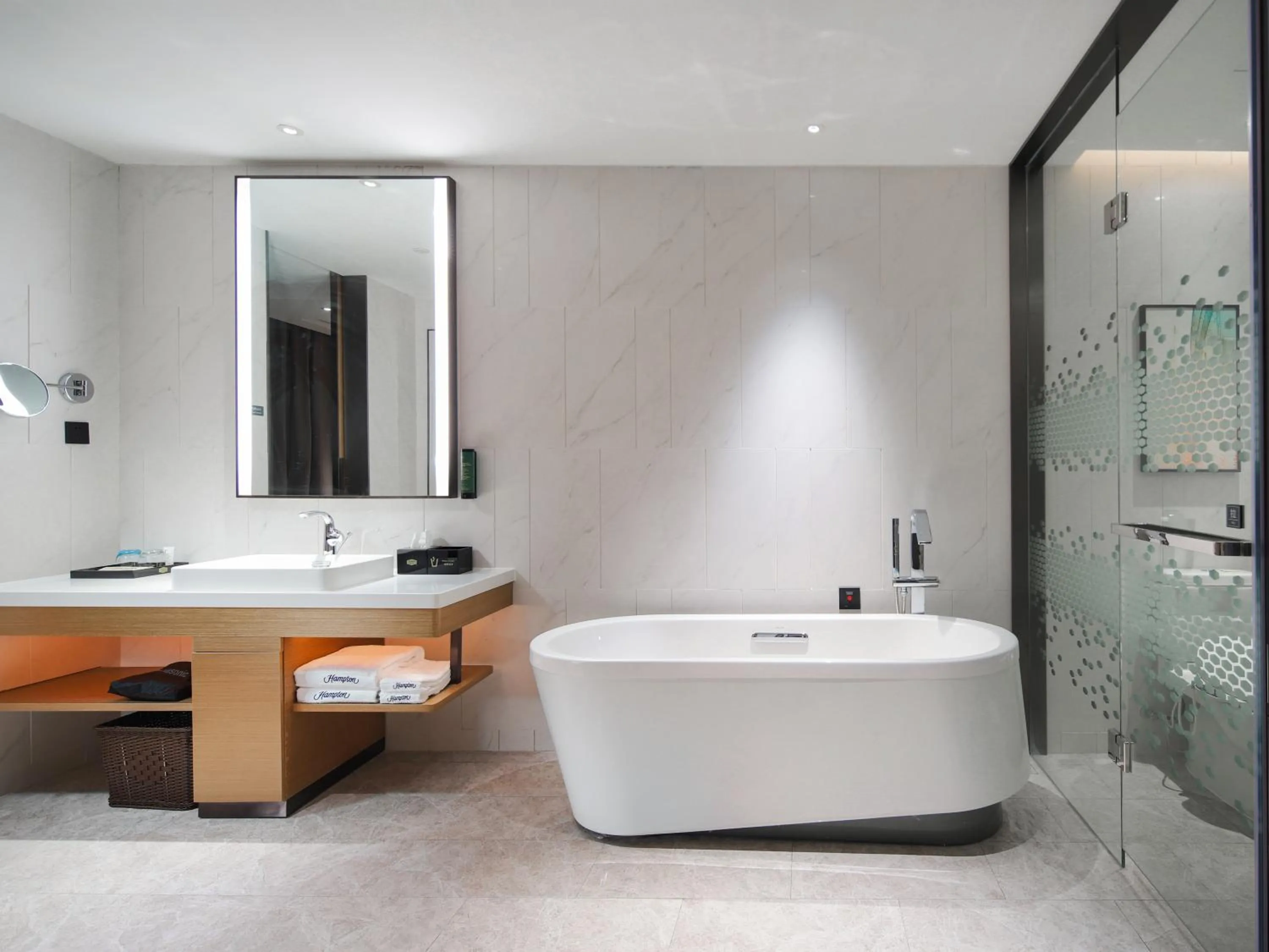 Shower in Hampton by Hilton Shenzhen Longhua Qinghu